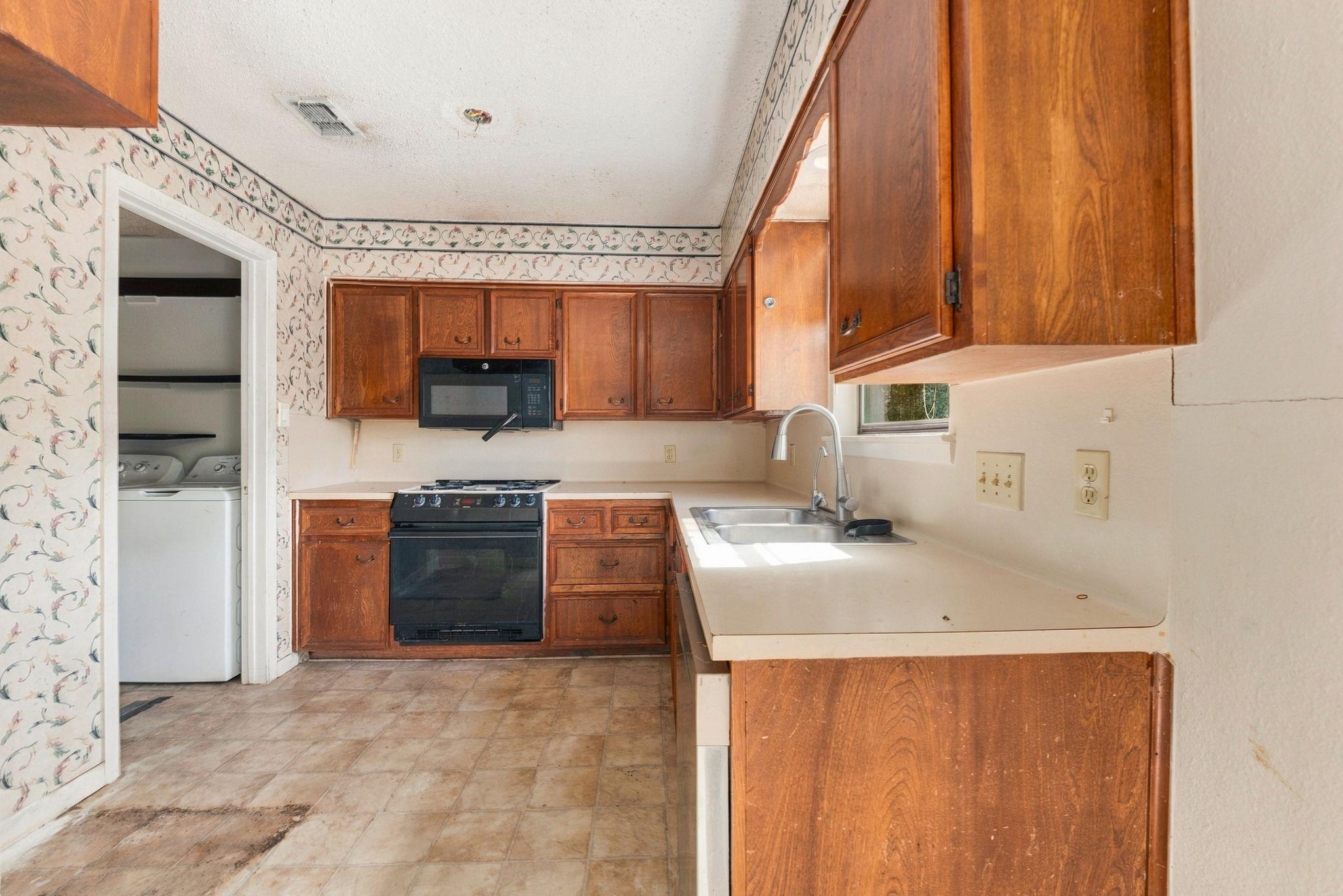 2105 Mildred Dr Property Photo 12