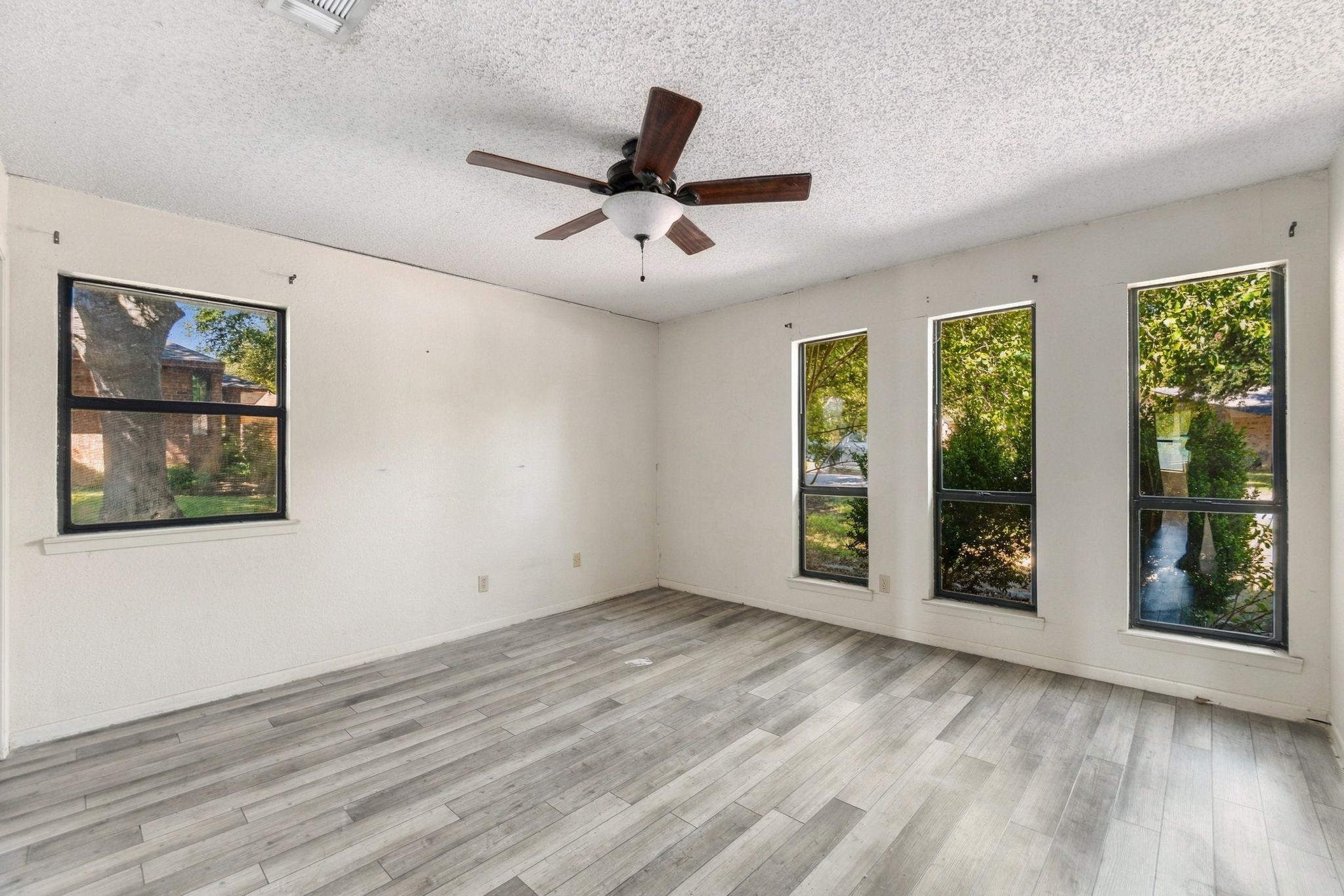 2105 Mildred Dr Property Photo 14