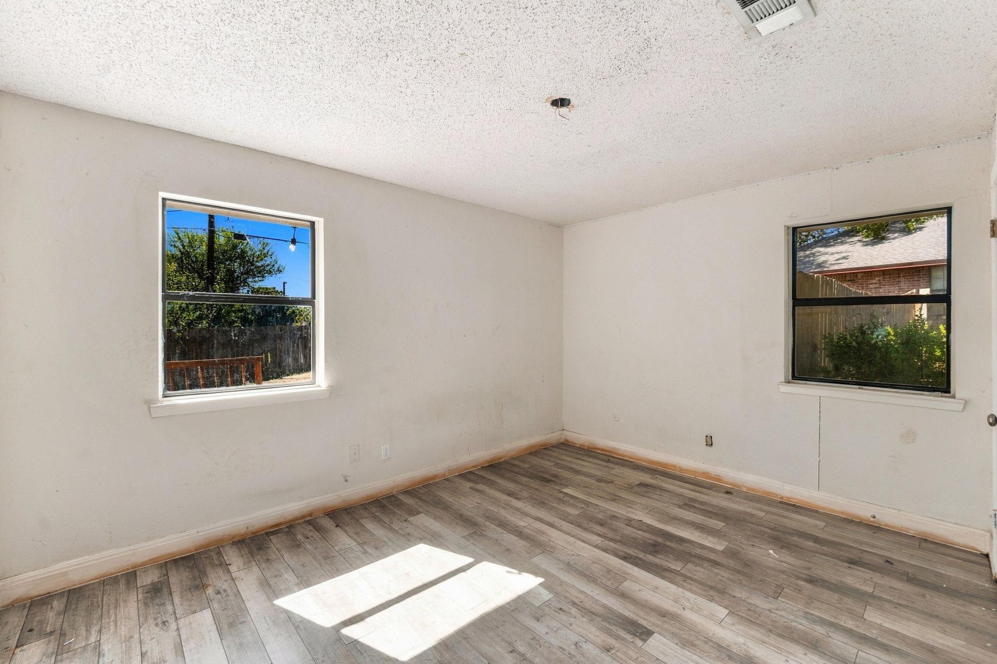 2105 Mildred Dr Property Photo 17