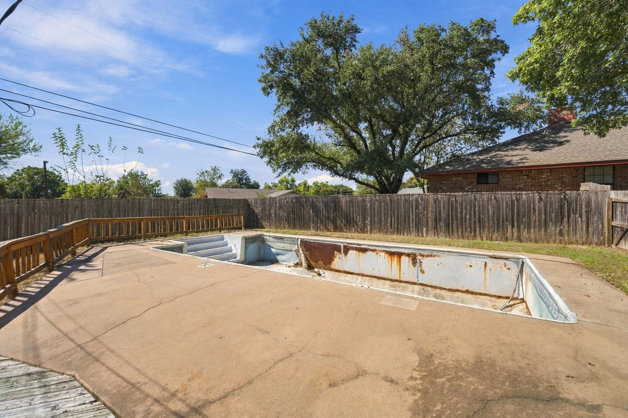 2105 Mildred Dr Property Photo 27