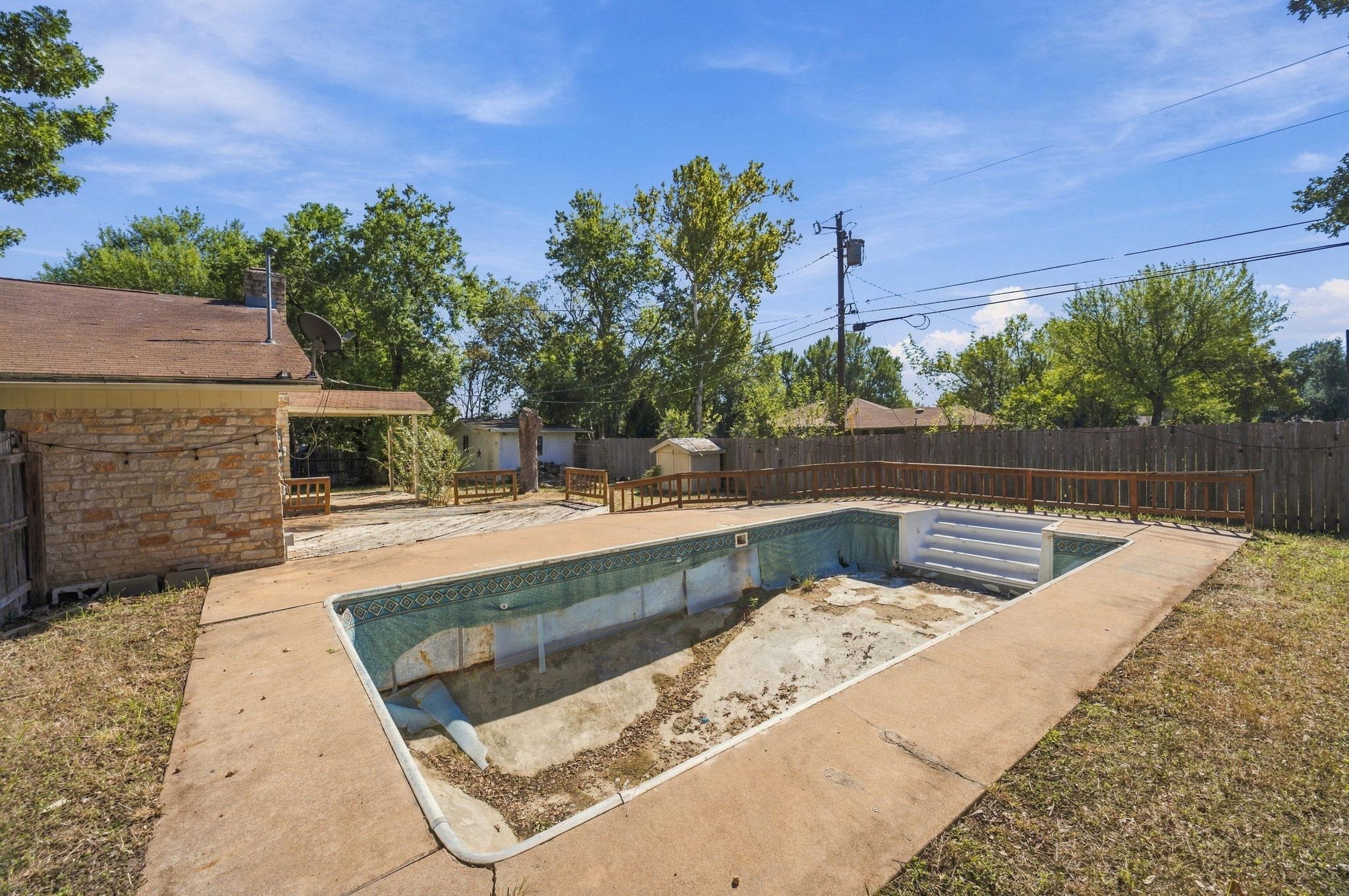 2105 Mildred Dr Property Photo 28