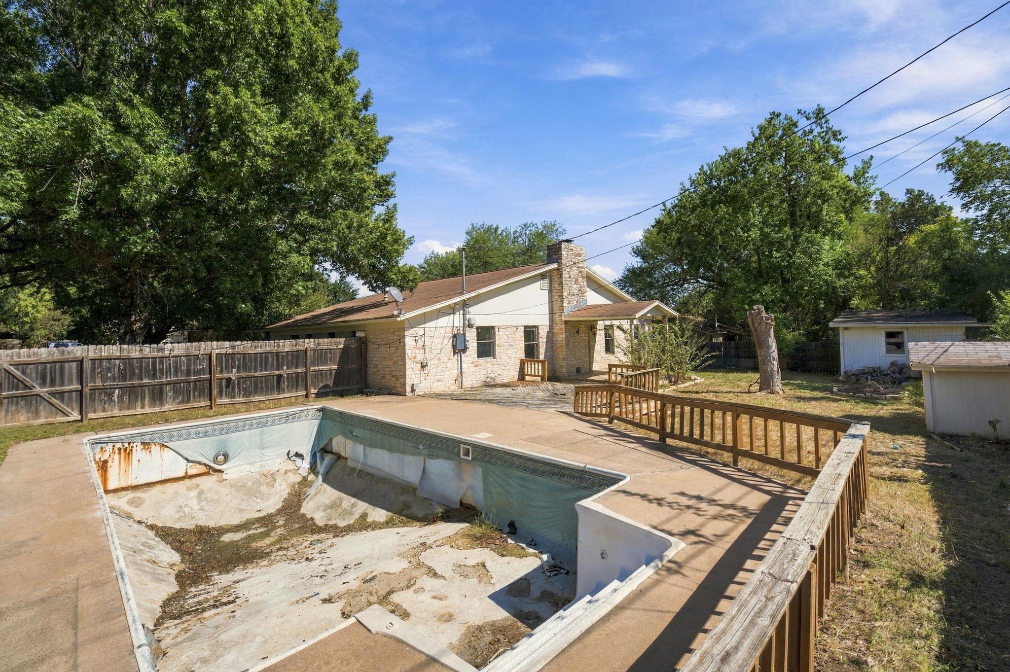 2105 Mildred Dr Property Photo 29