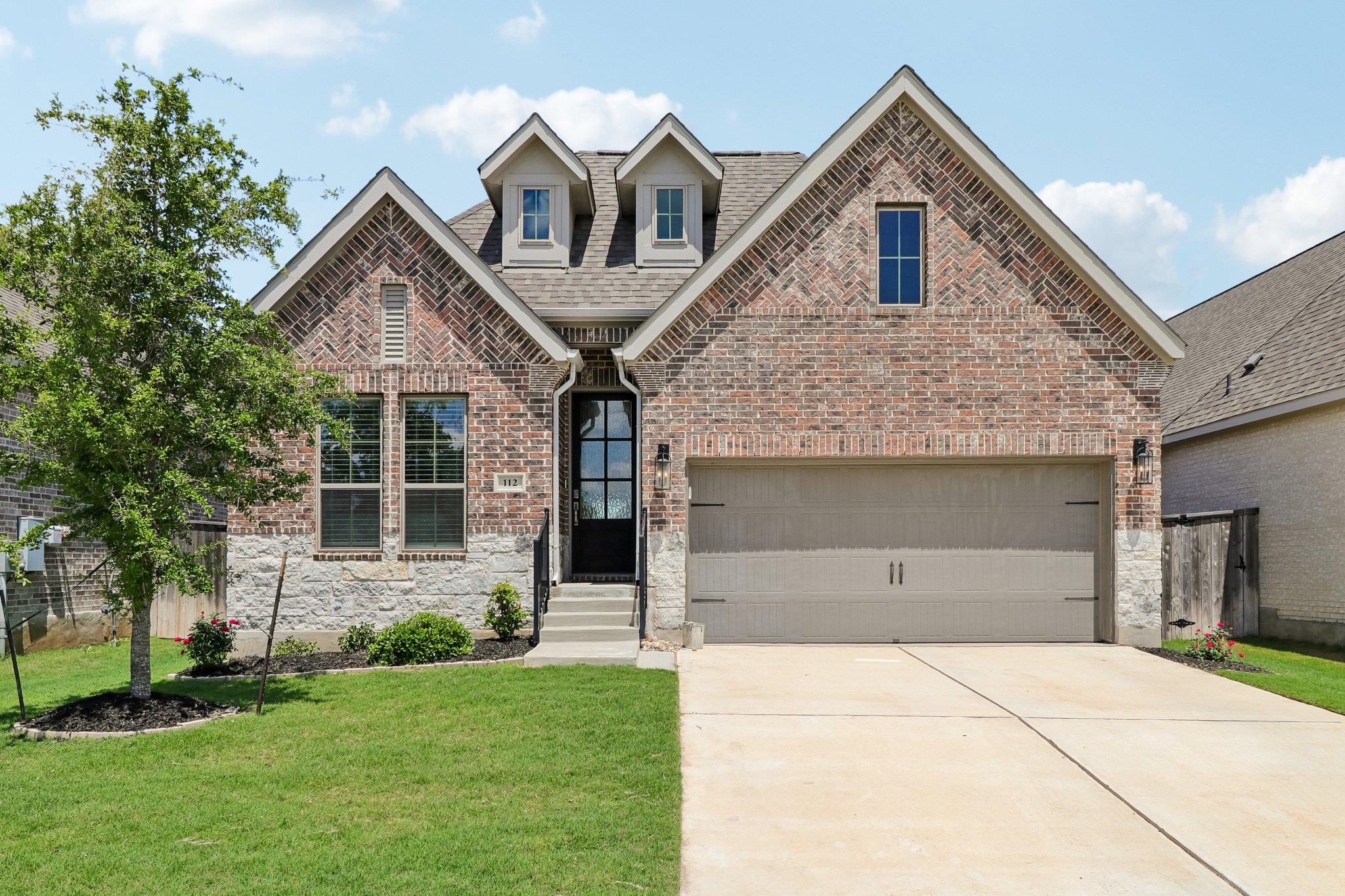 112 Chinaberry Bnd Property Photo 1