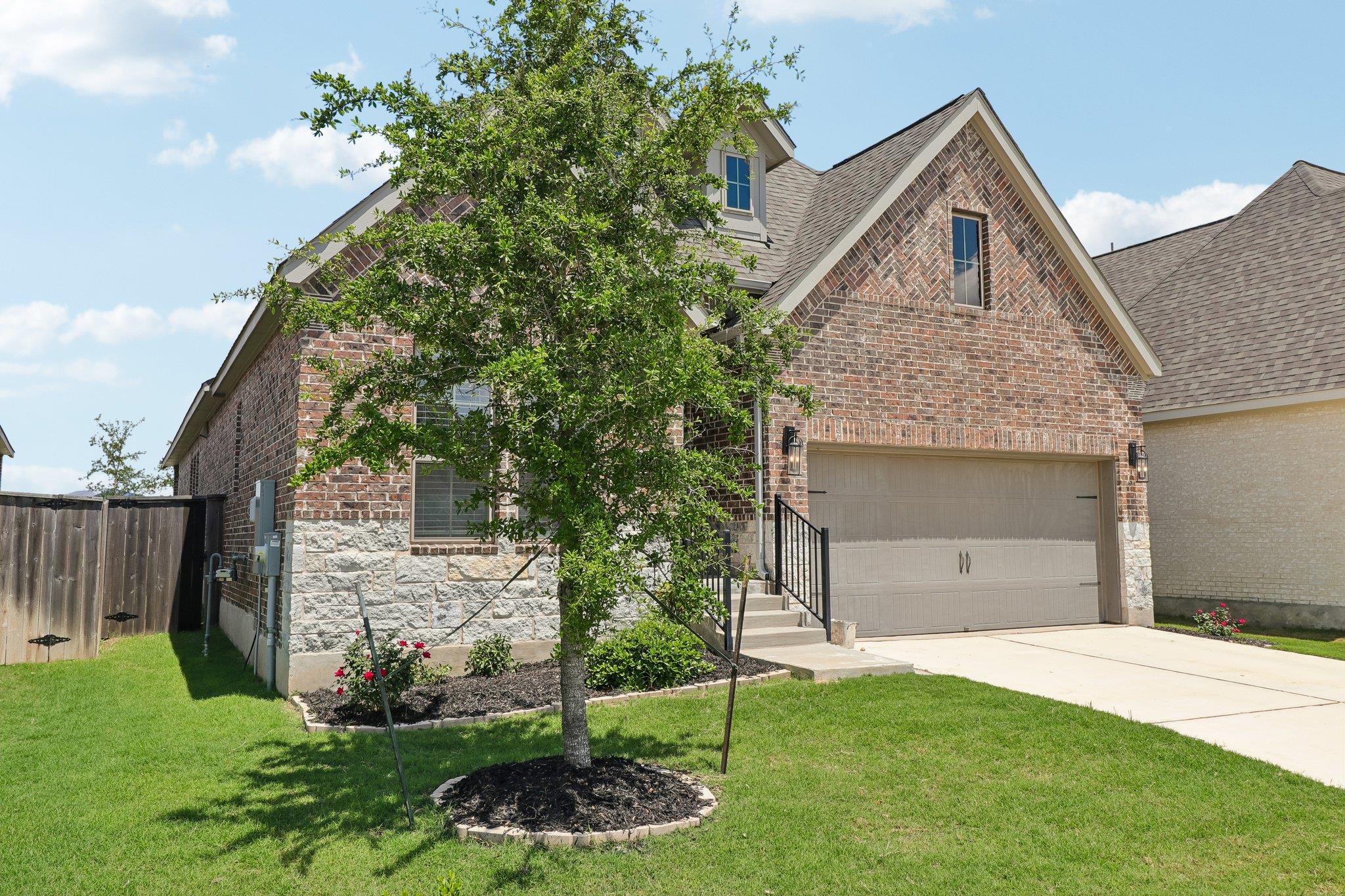 112 Chinaberry Bnd Property Photo 5