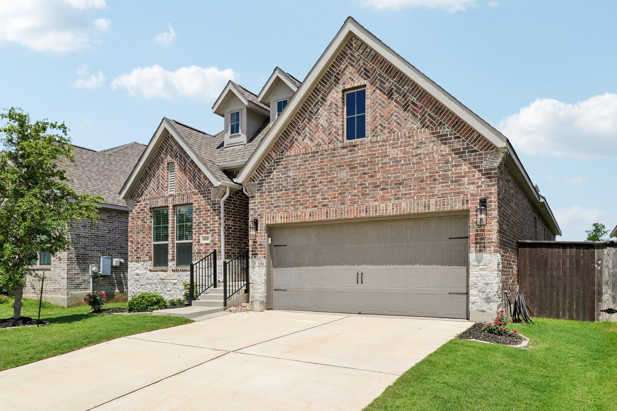 112 Chinaberry Bnd Property Photo 6
