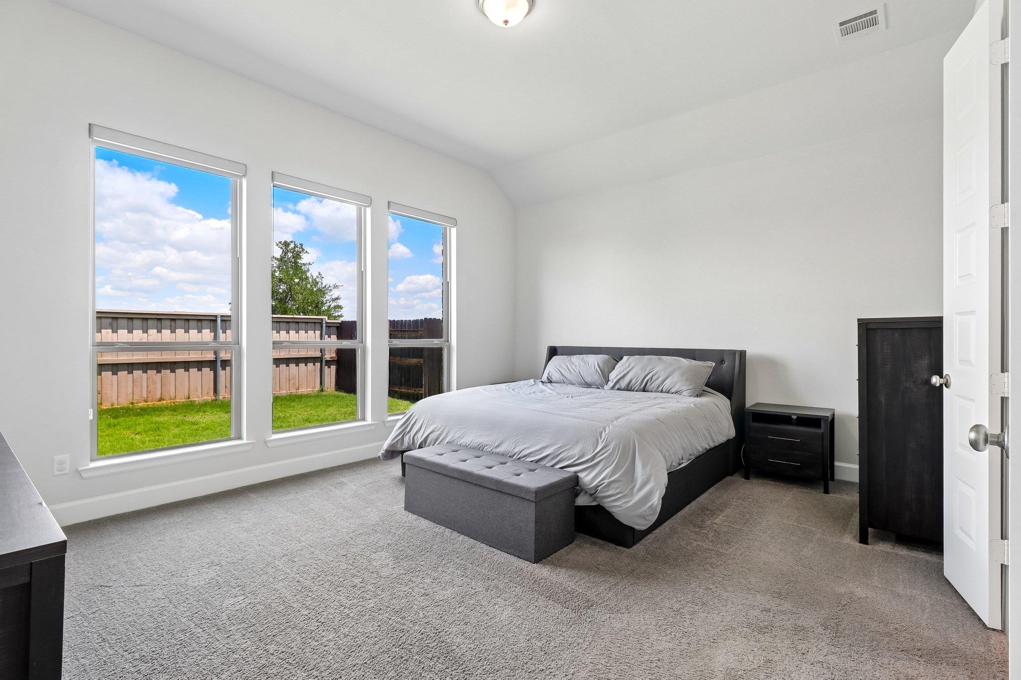 112 Chinaberry Bnd Property Photo 17