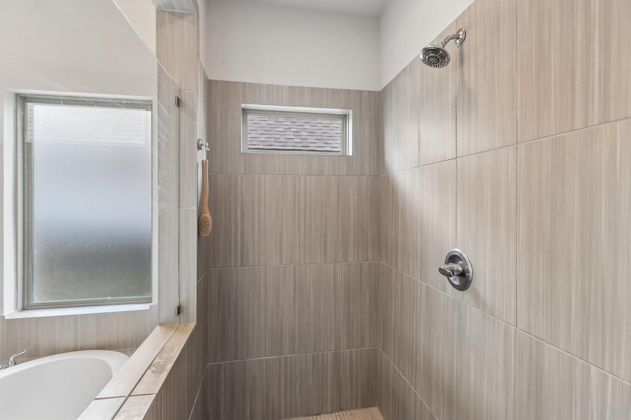 112 Chinaberry Bnd Property Photo 23