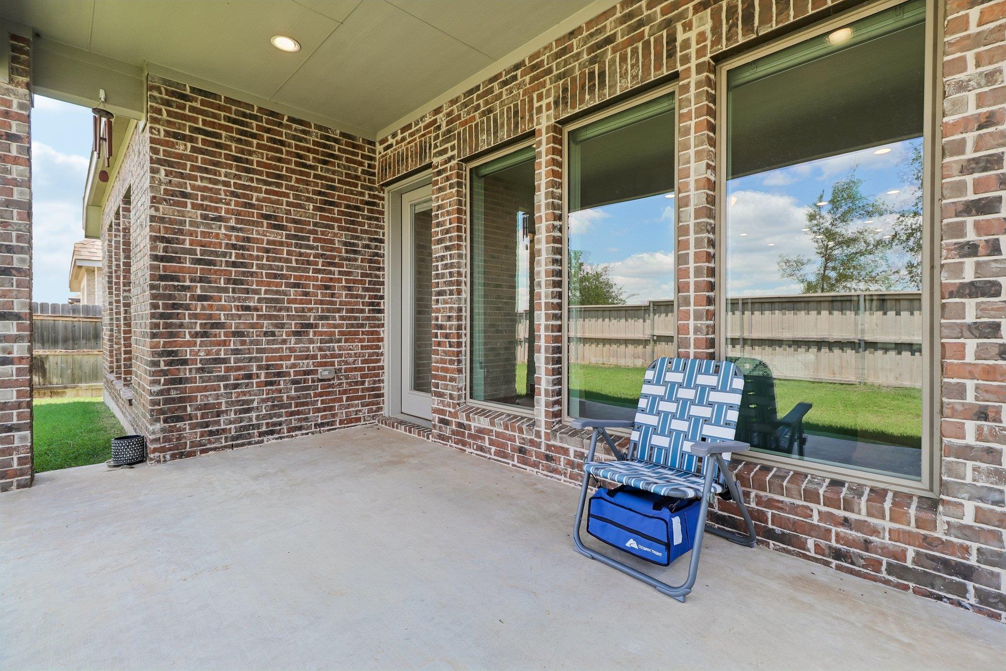 112 Chinaberry Bnd Property Photo 35