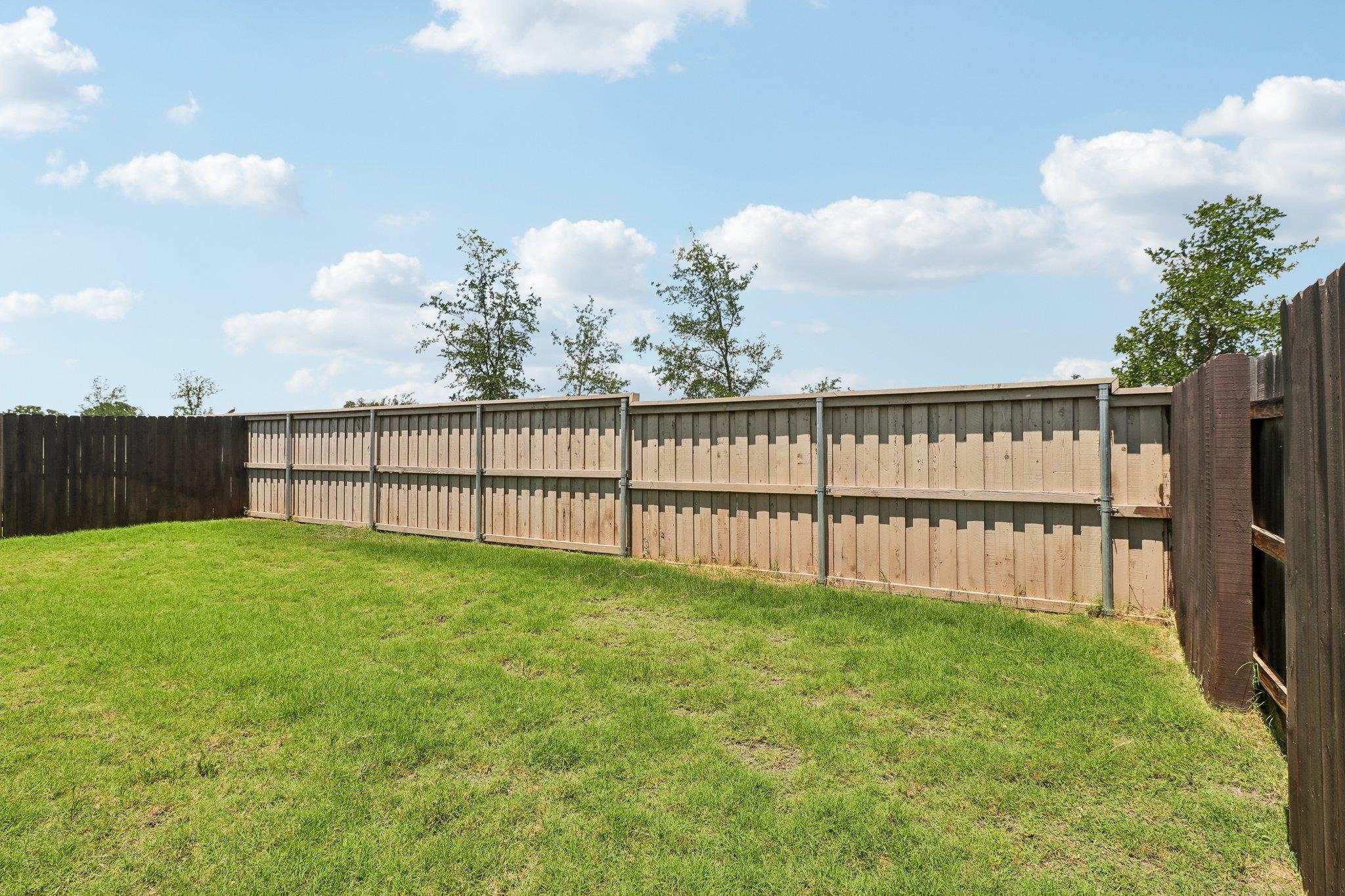 112 Chinaberry Bnd Property Photo 38
