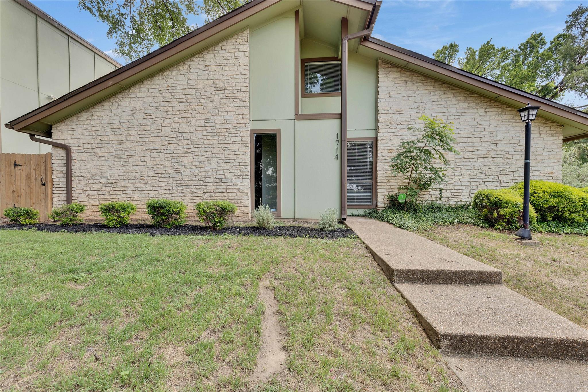 1714 Timber Ridge Dr Property Photo 1