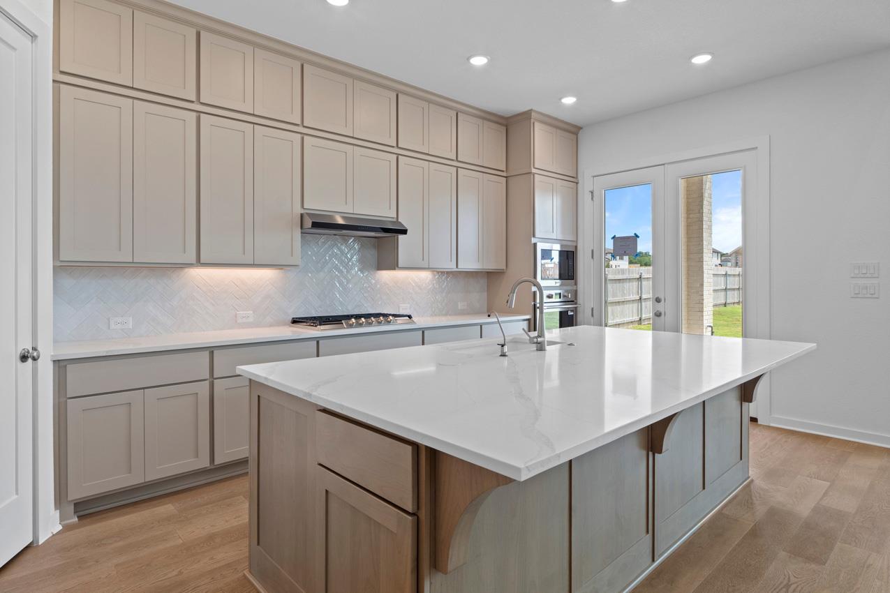 129 Las Posas Dr Property Photo 11