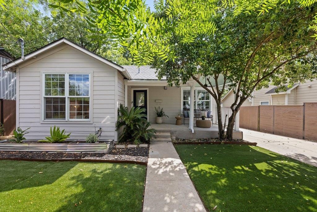 1709 Chicon St Property Photo 1