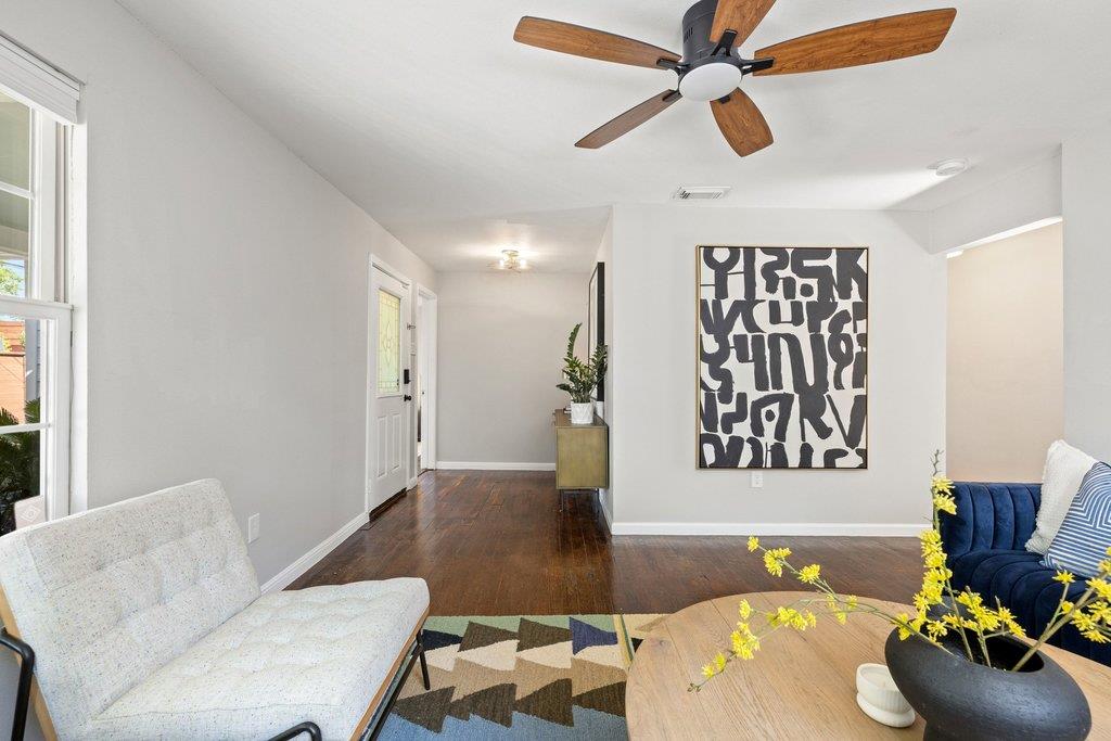 1709 Chicon St Property Photo 10