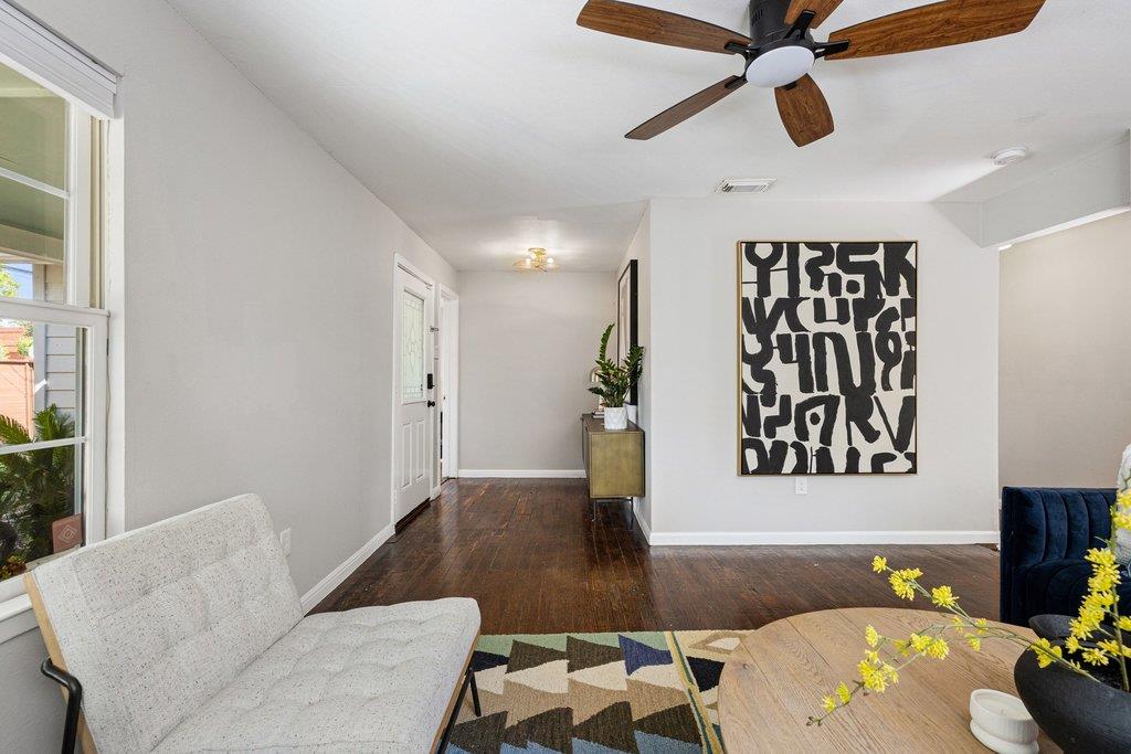 1709 Chicon St Property Photo 12