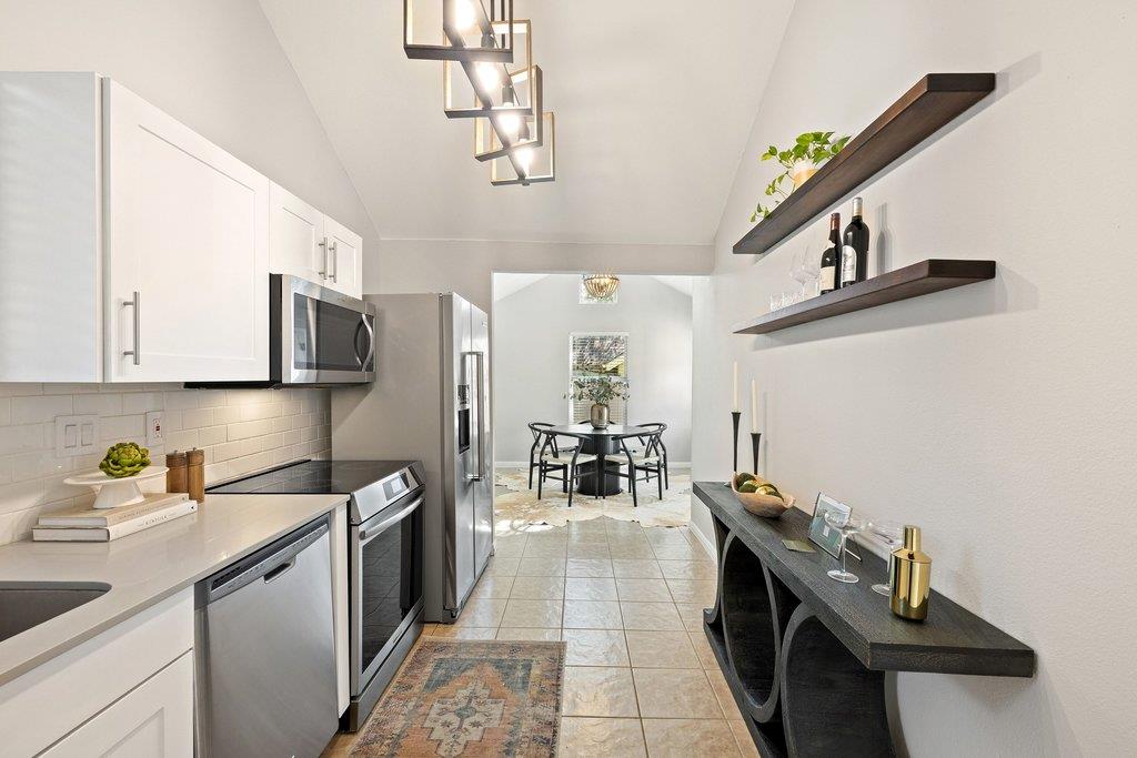 1709 Chicon St Property Photo 15