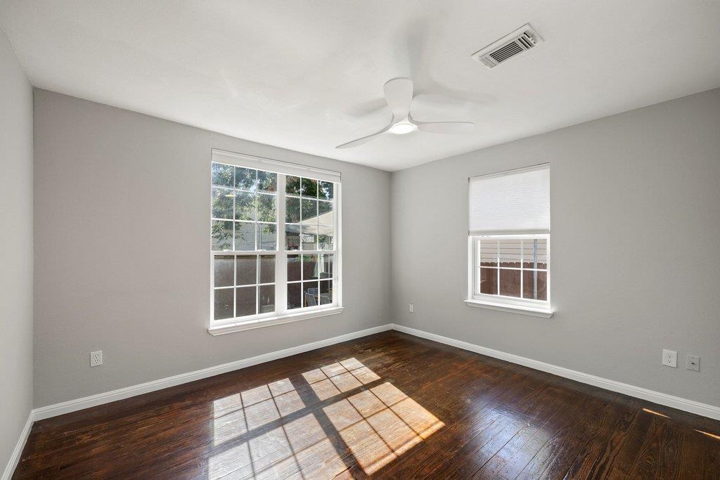 1709 Chicon St Property Photo 30