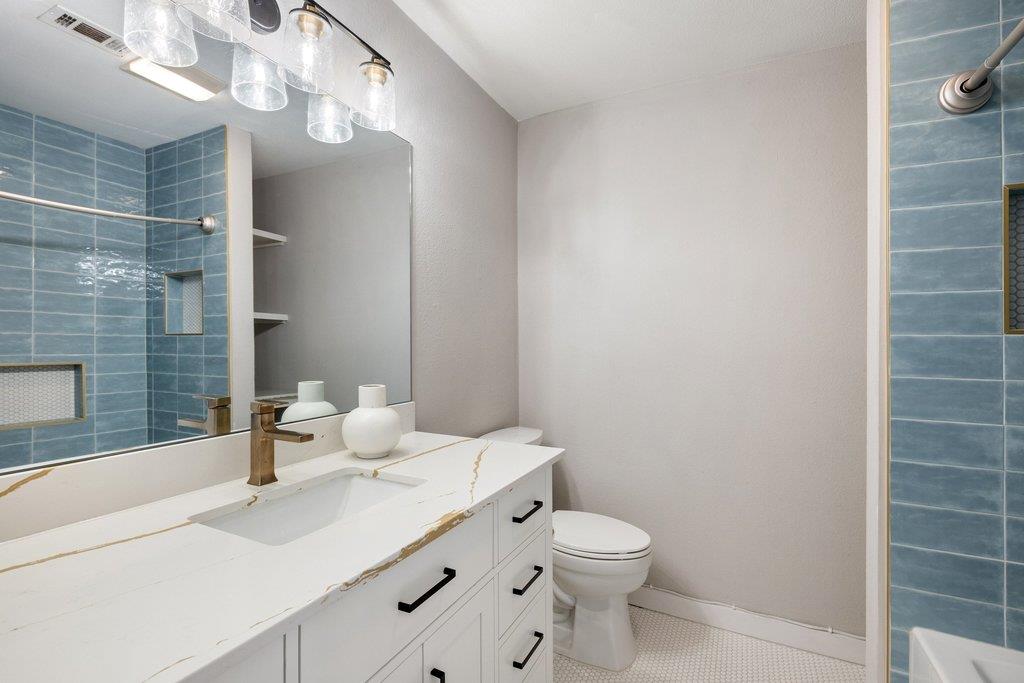 1709 Chicon St Property Photo 31