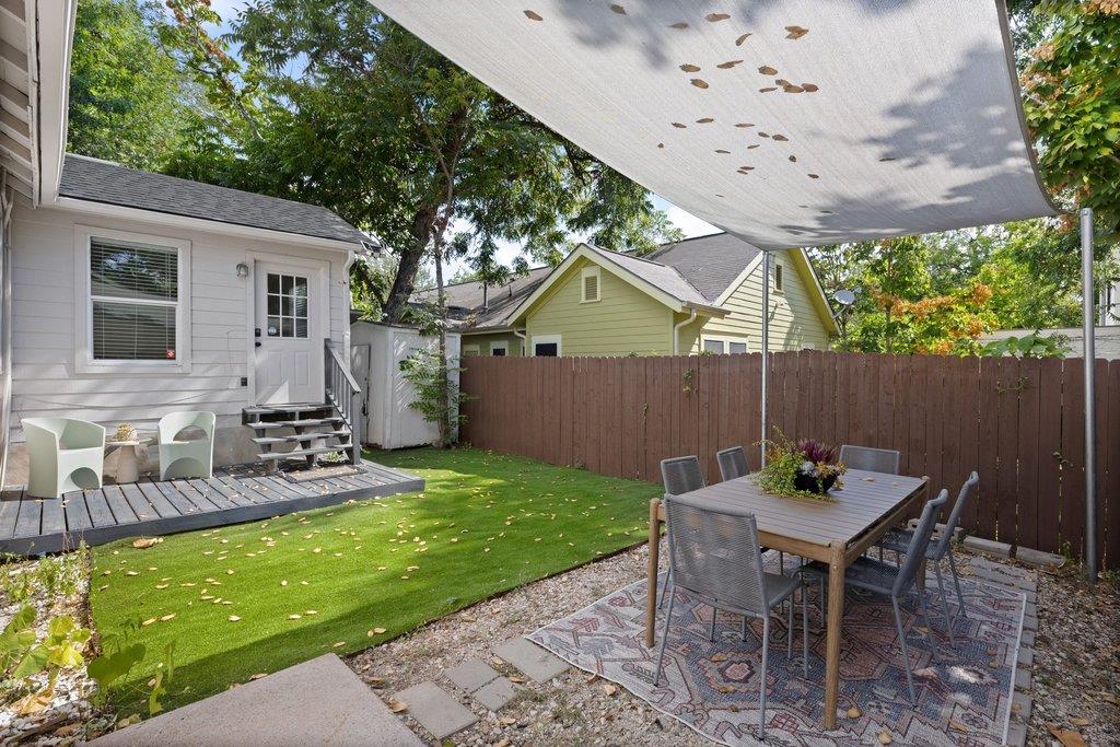 1709 Chicon St Property Photo 35