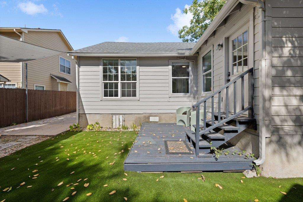 1709 Chicon St Property Photo 39