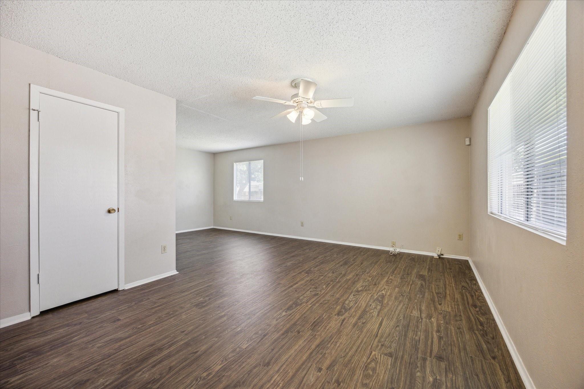11104 Applewood Dr Property Photo 4