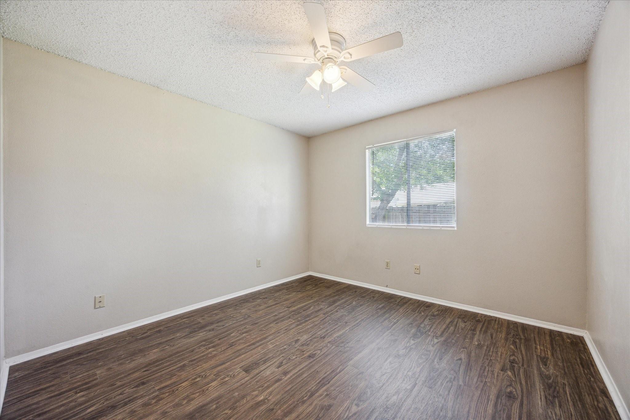 11104 Applewood Dr Property Photo 6