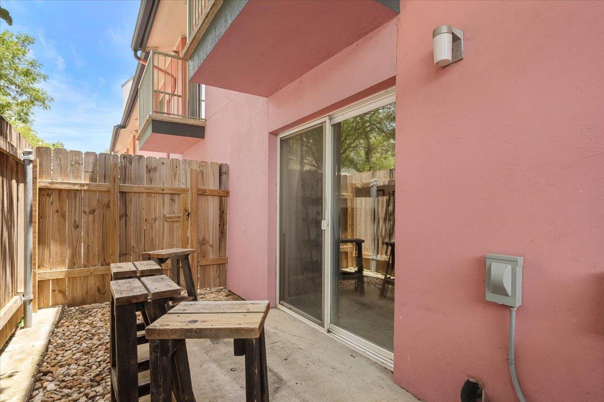 1422 Collier St #103 Property Photo 18