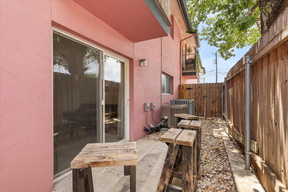 1422 Collier St #103 Property Photo 19