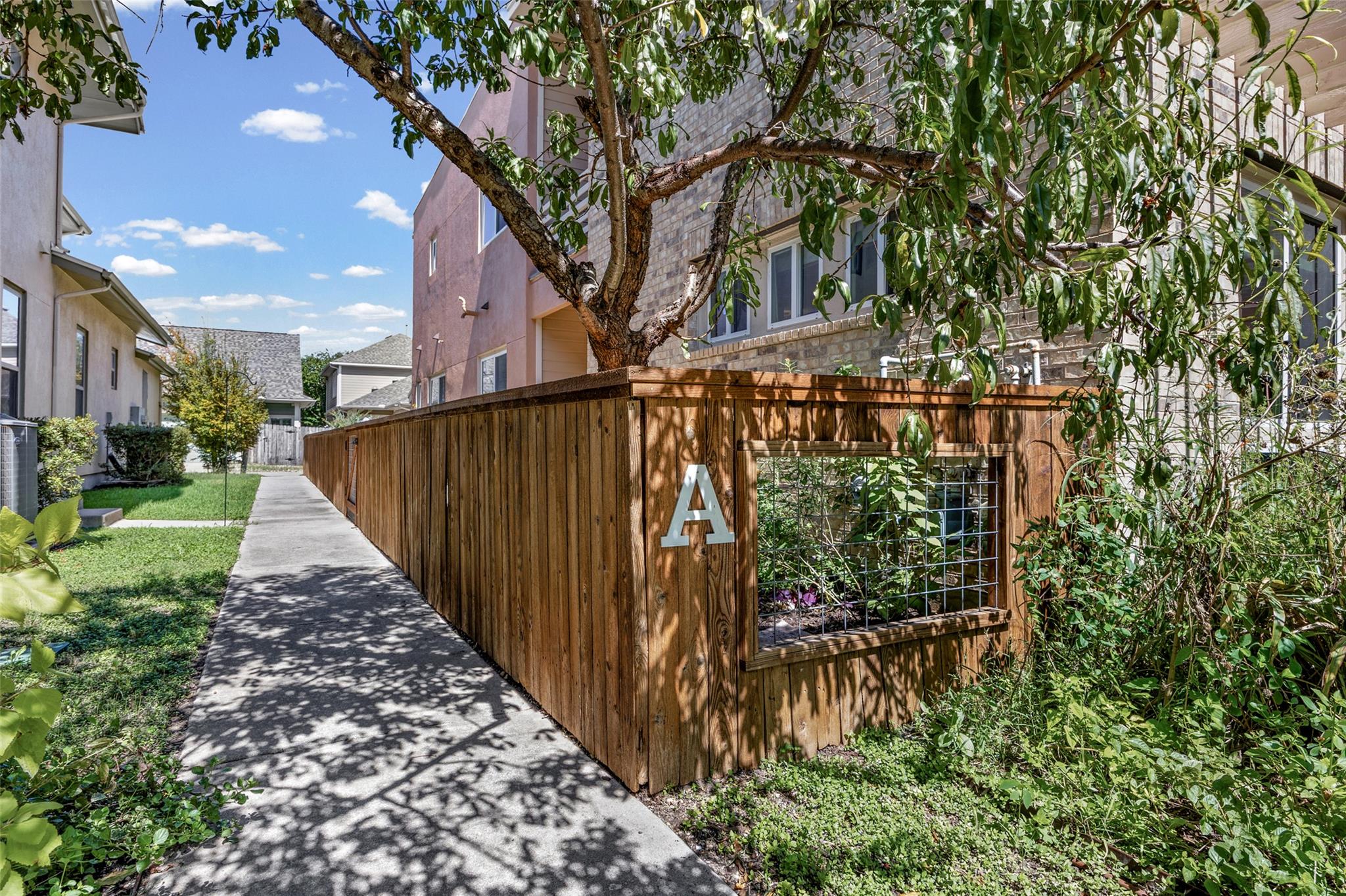 2016 Simond Ave #a Property Photo 1