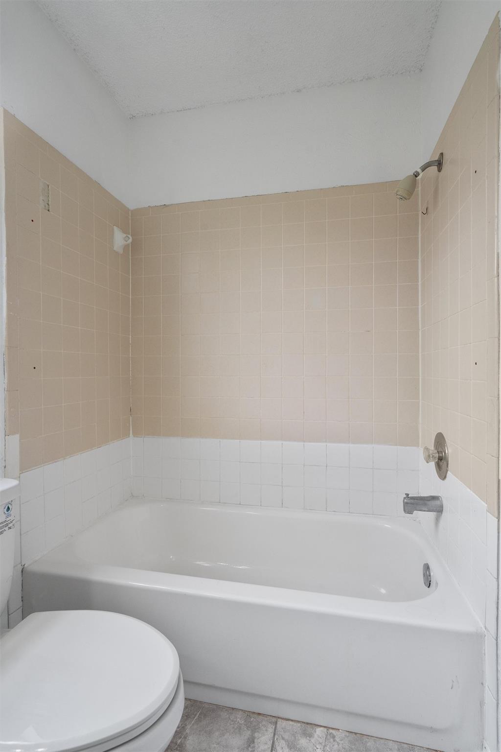 701 Riverwood Dr Property Photo 22