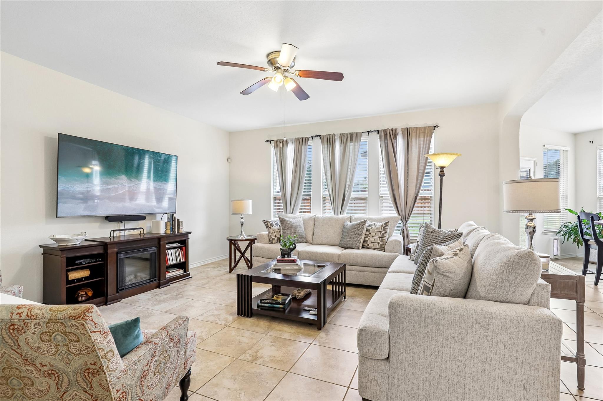 1908557 Property Photo 7