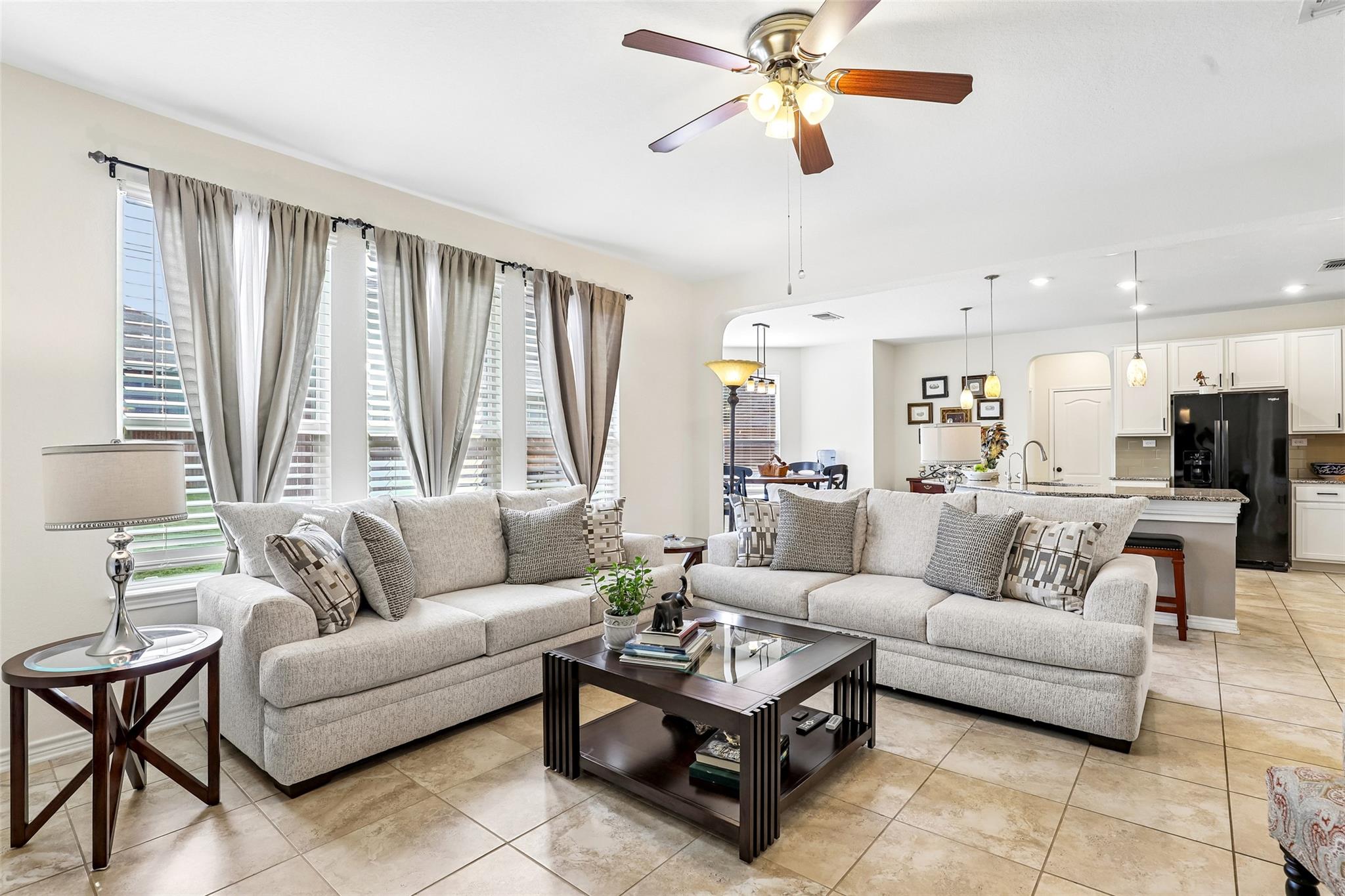 1908557 Property Photo 8