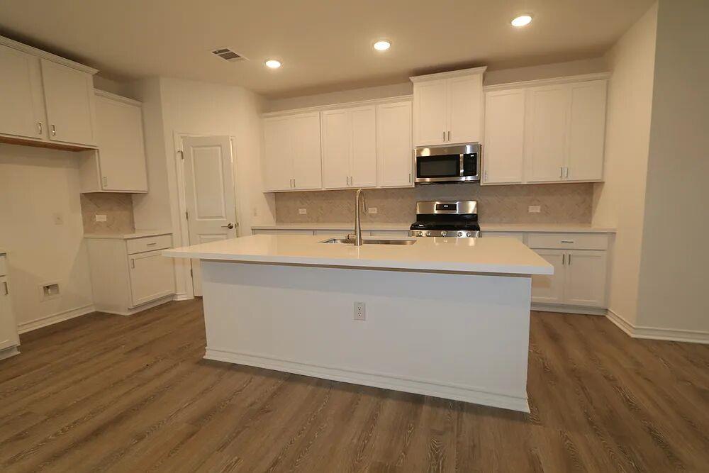 1620 Purple Martin Dr Property Photo 3
