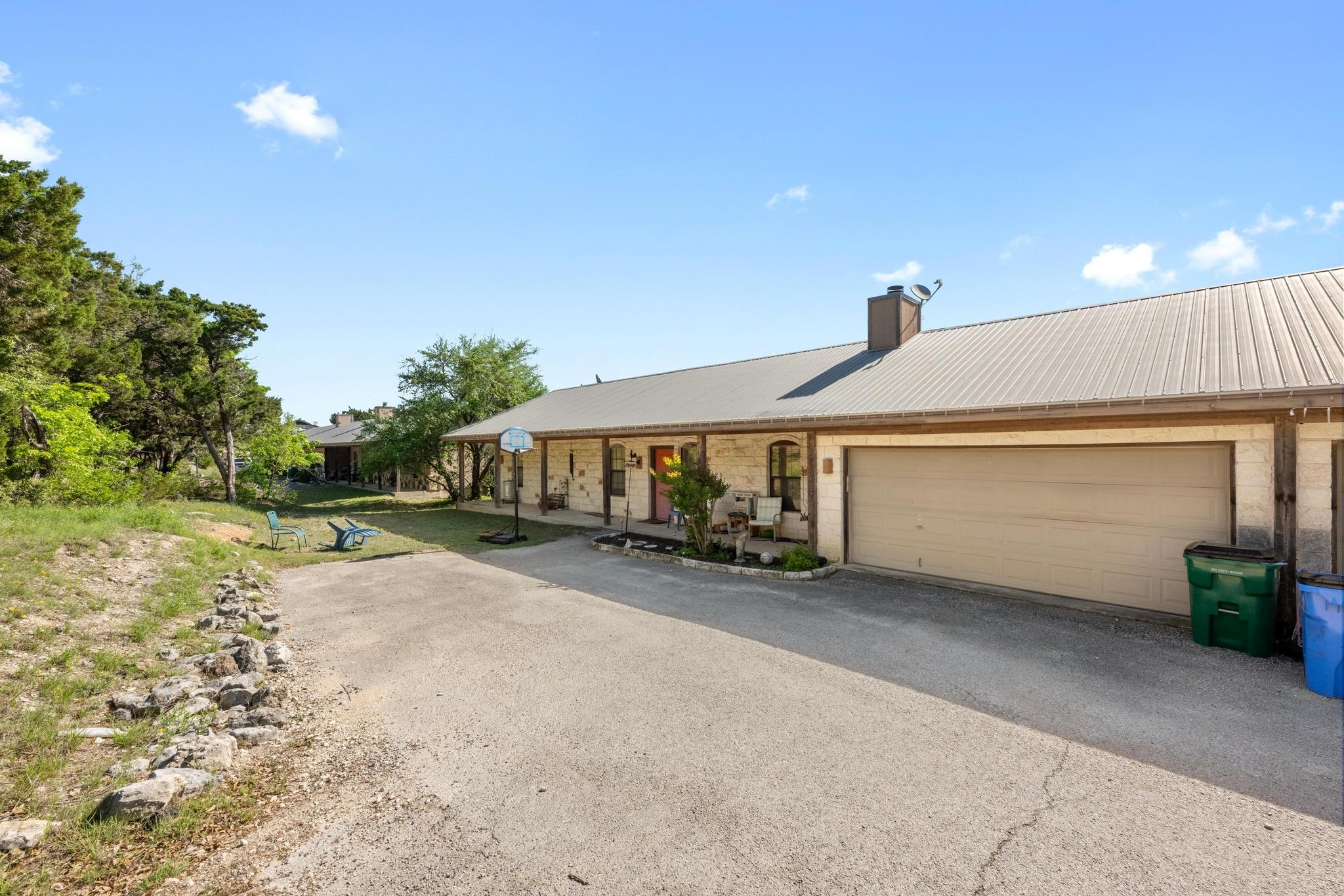 201 Loving Trl Property Photo 2