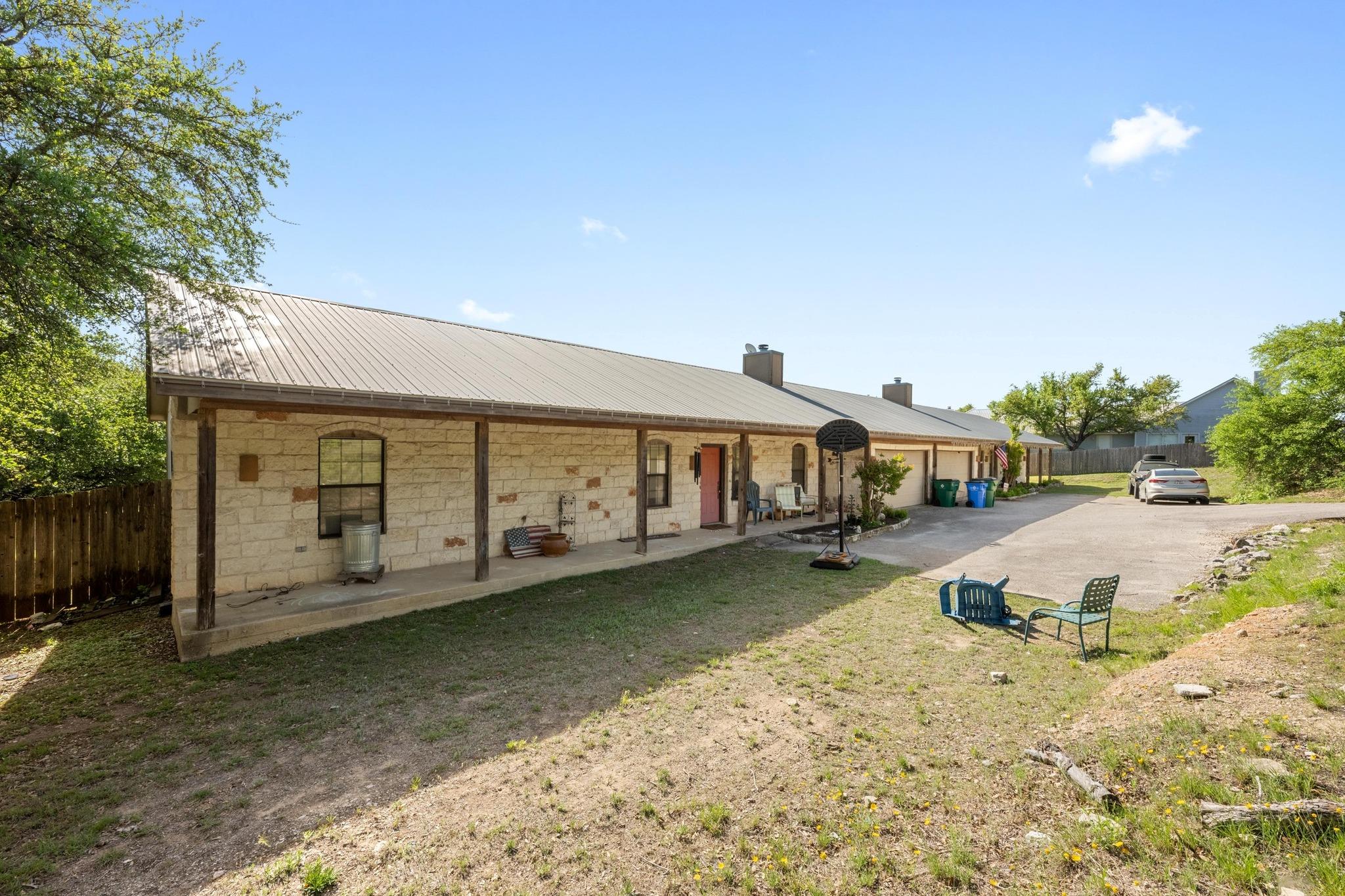 201 Loving Trl Property Photo 3