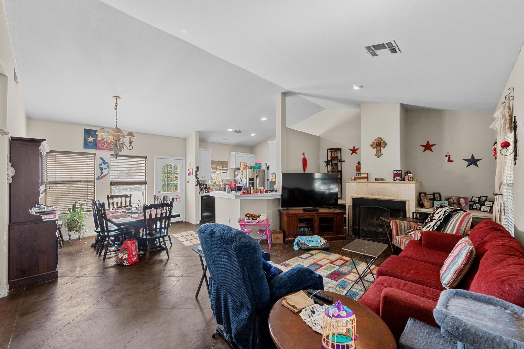 201 Loving Trl Property Photo 8