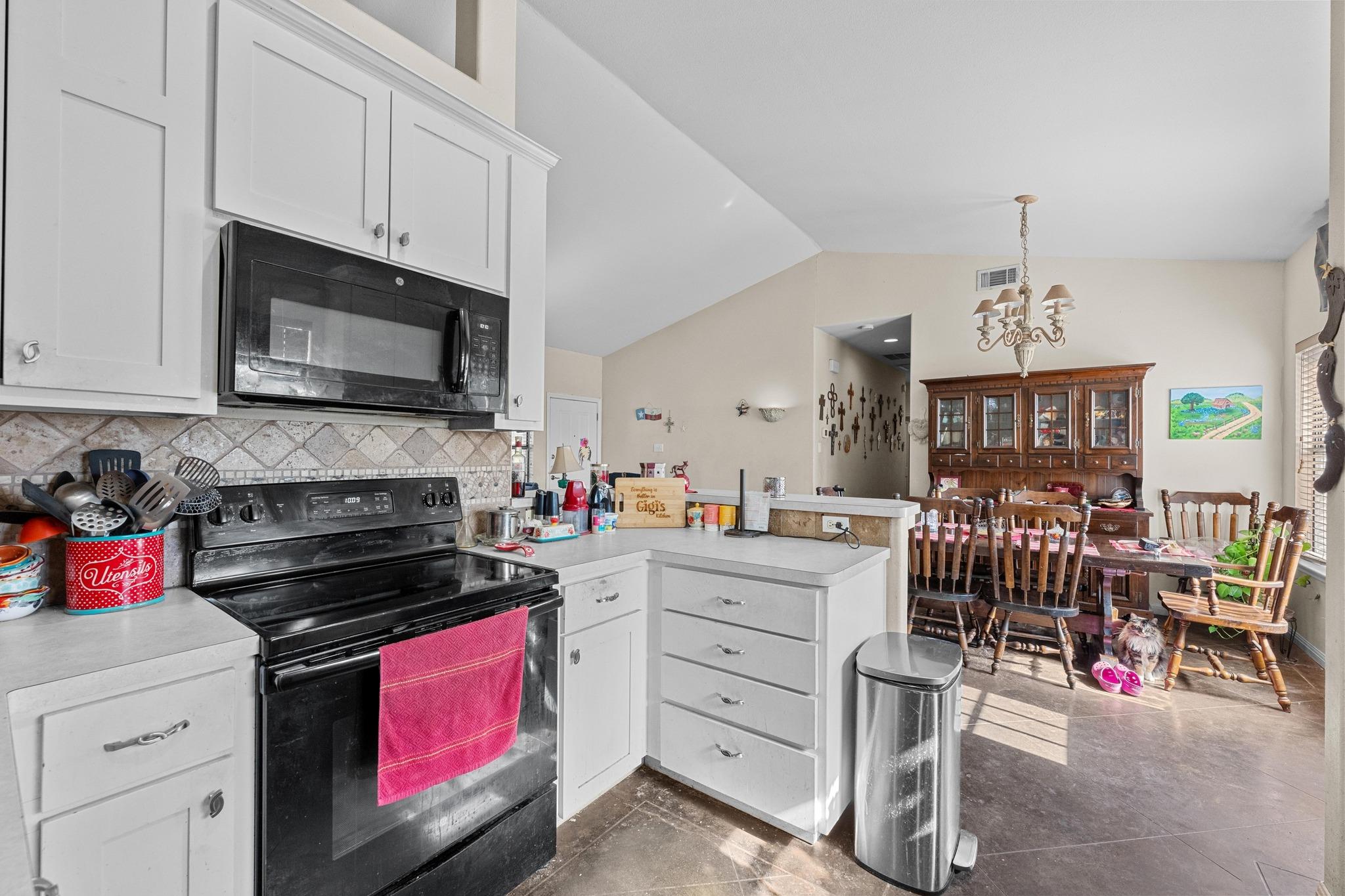 201 Loving Trl Property Photo 12