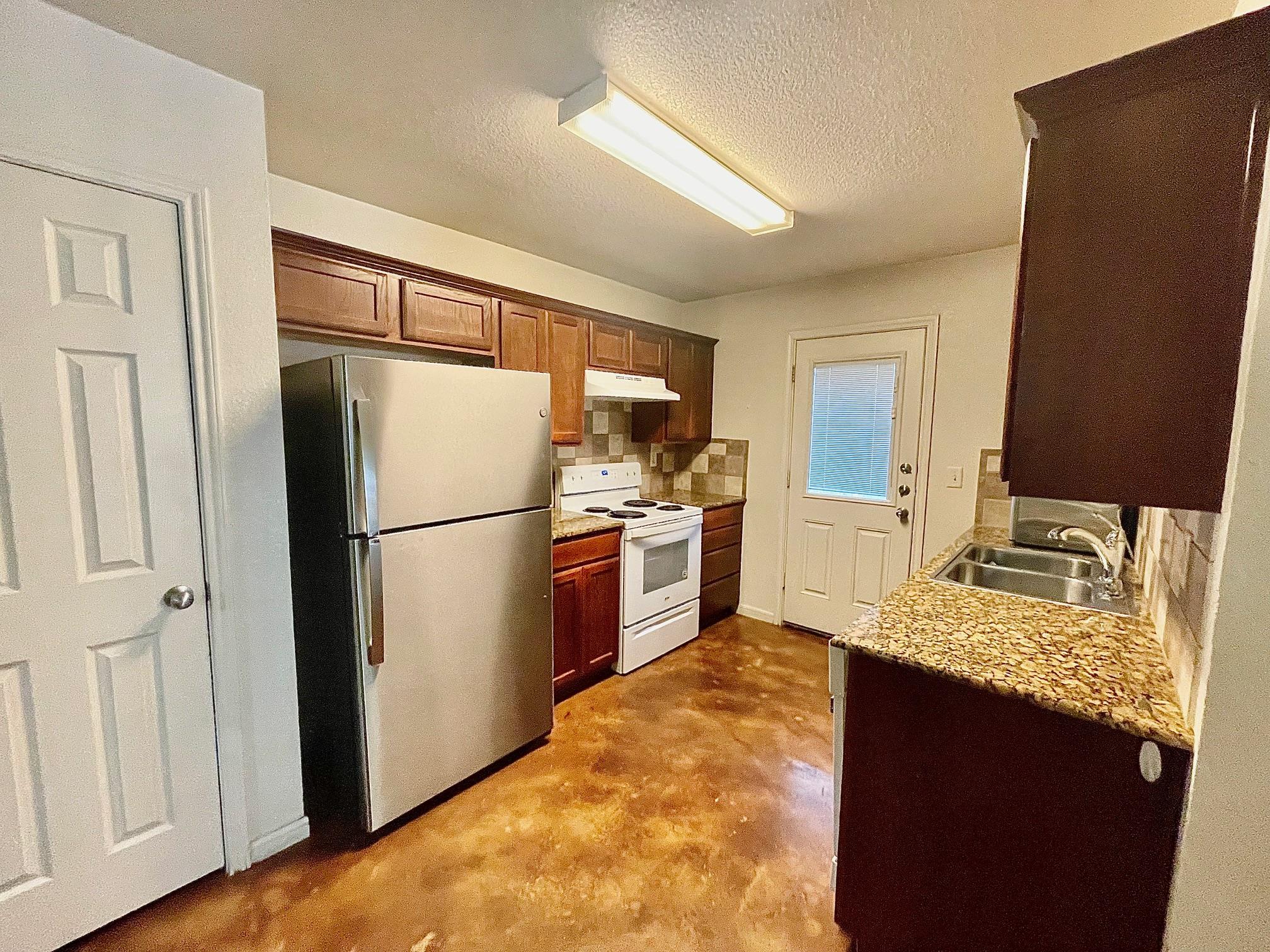 5018 205 Loop #b Property Photo 2