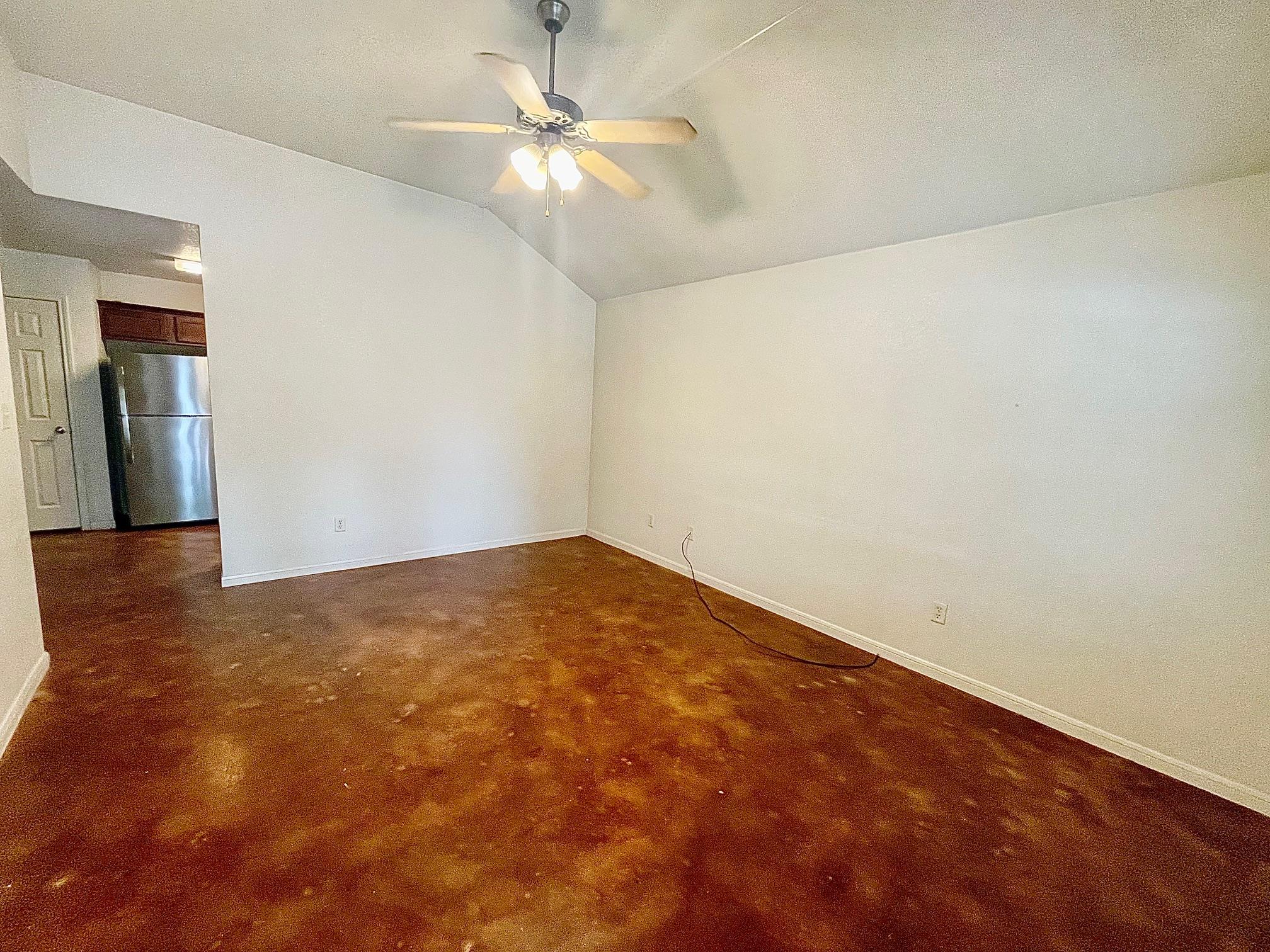 5018 205 Loop #b Property Photo 5