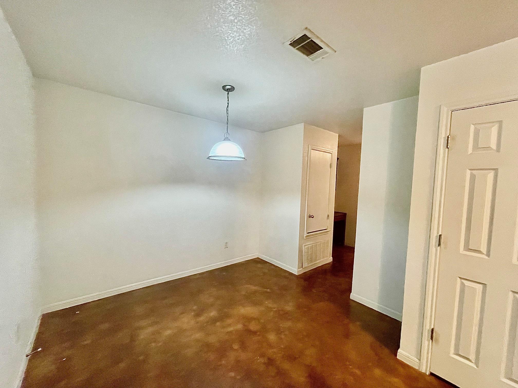 5018 205 Loop #b Property Photo 7