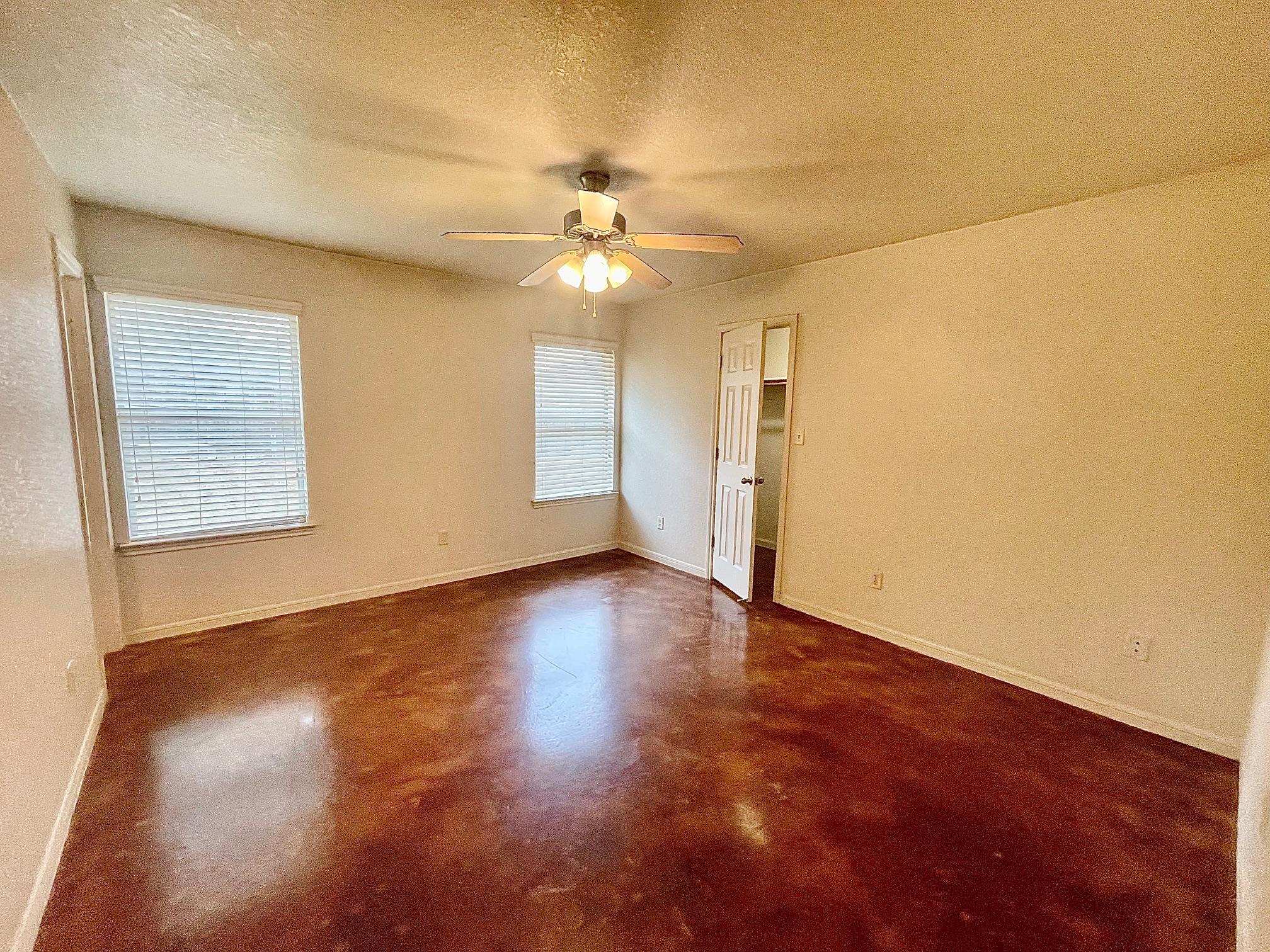 5018 205 Loop #b Property Photo 8