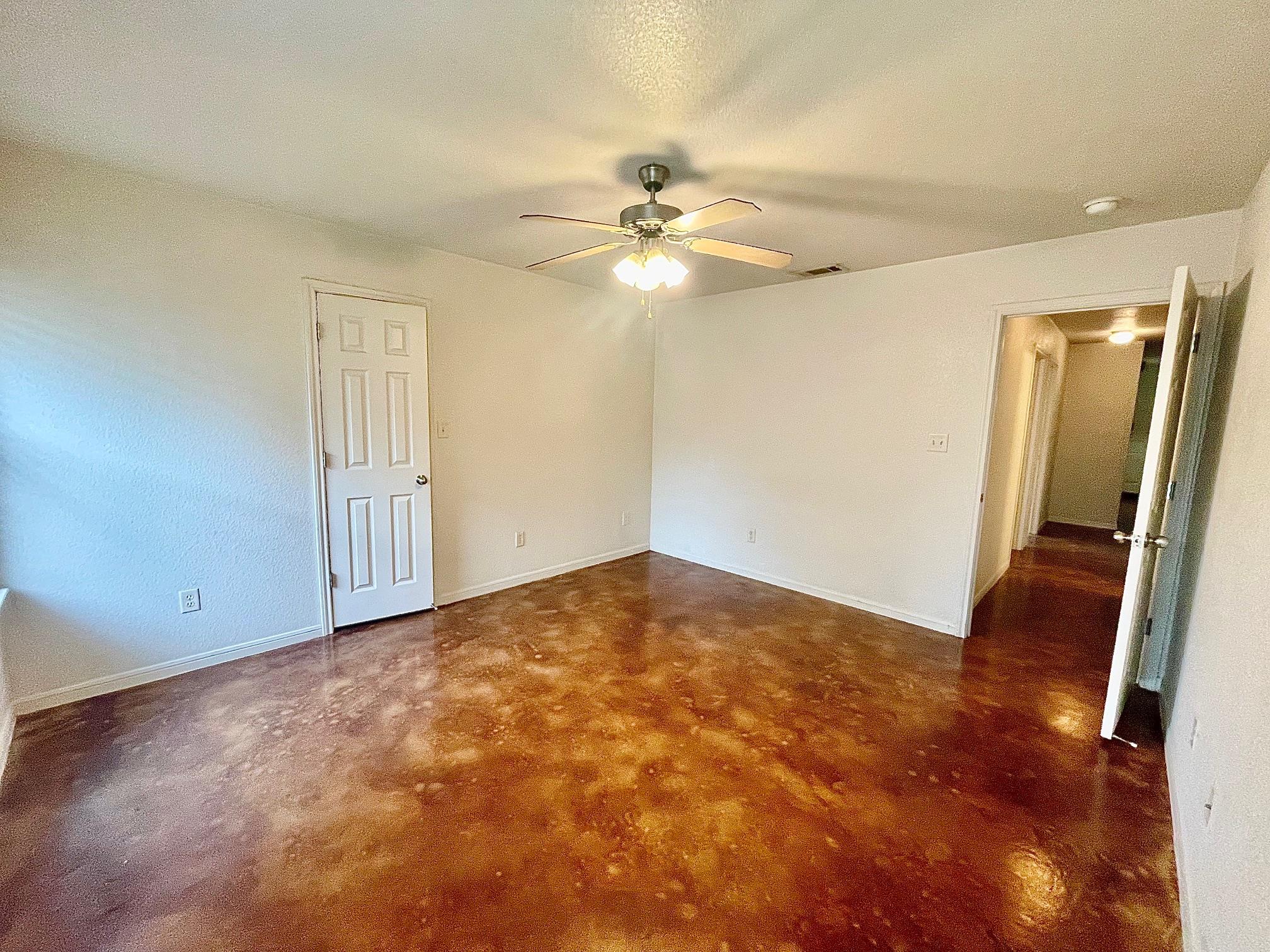 5018 205 Loop #b Property Photo 9
