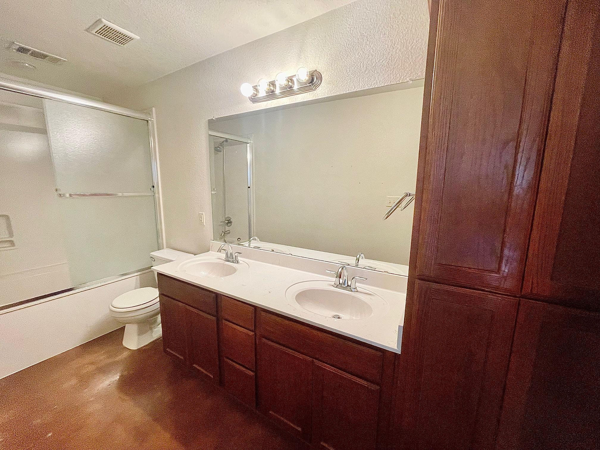 5018 205 Loop #b Property Photo 10