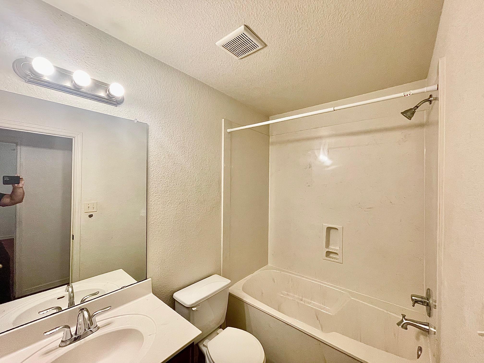 5018 205 Loop #b Property Photo 14