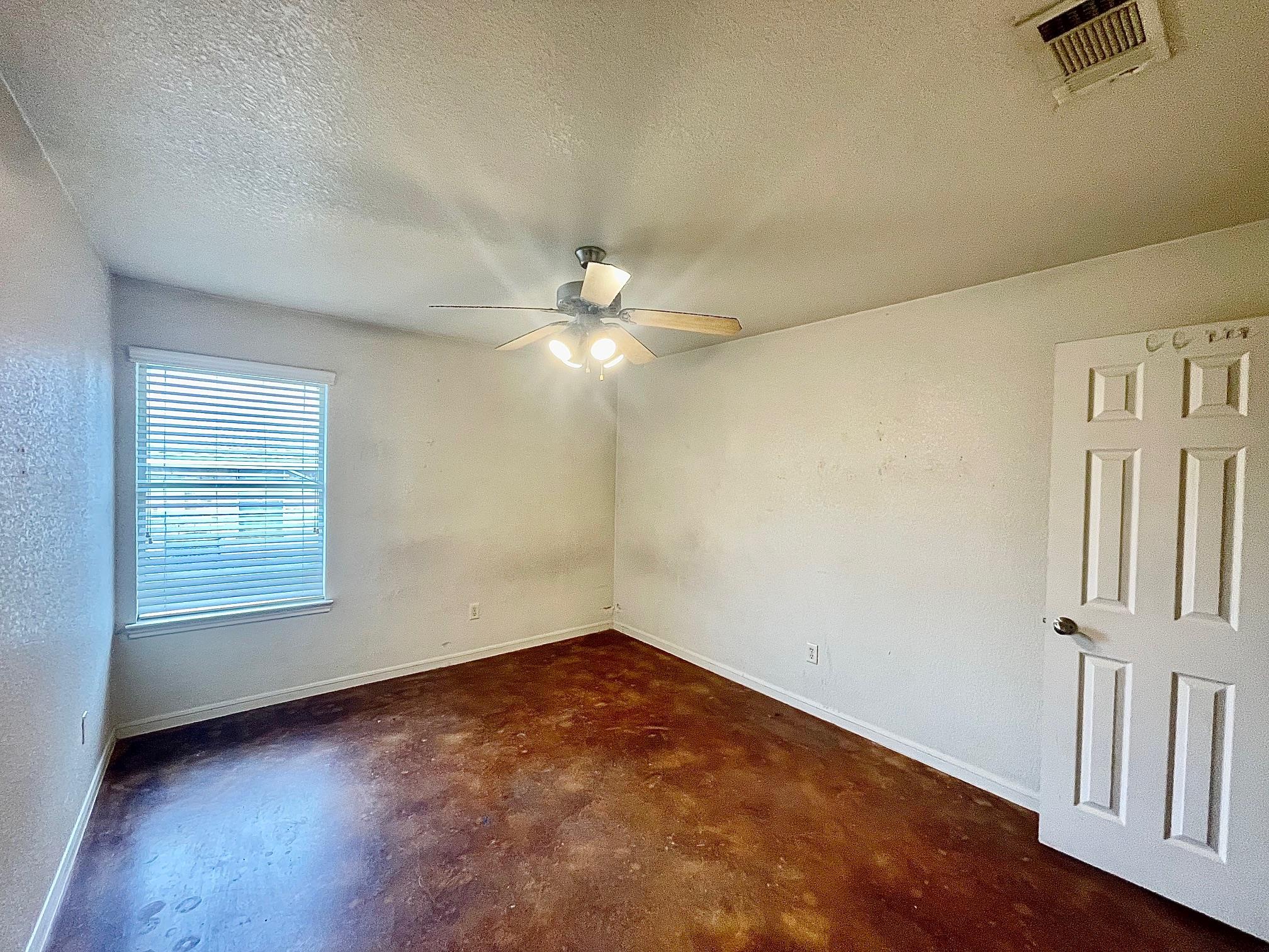 5018 205 Loop #b Property Photo 15