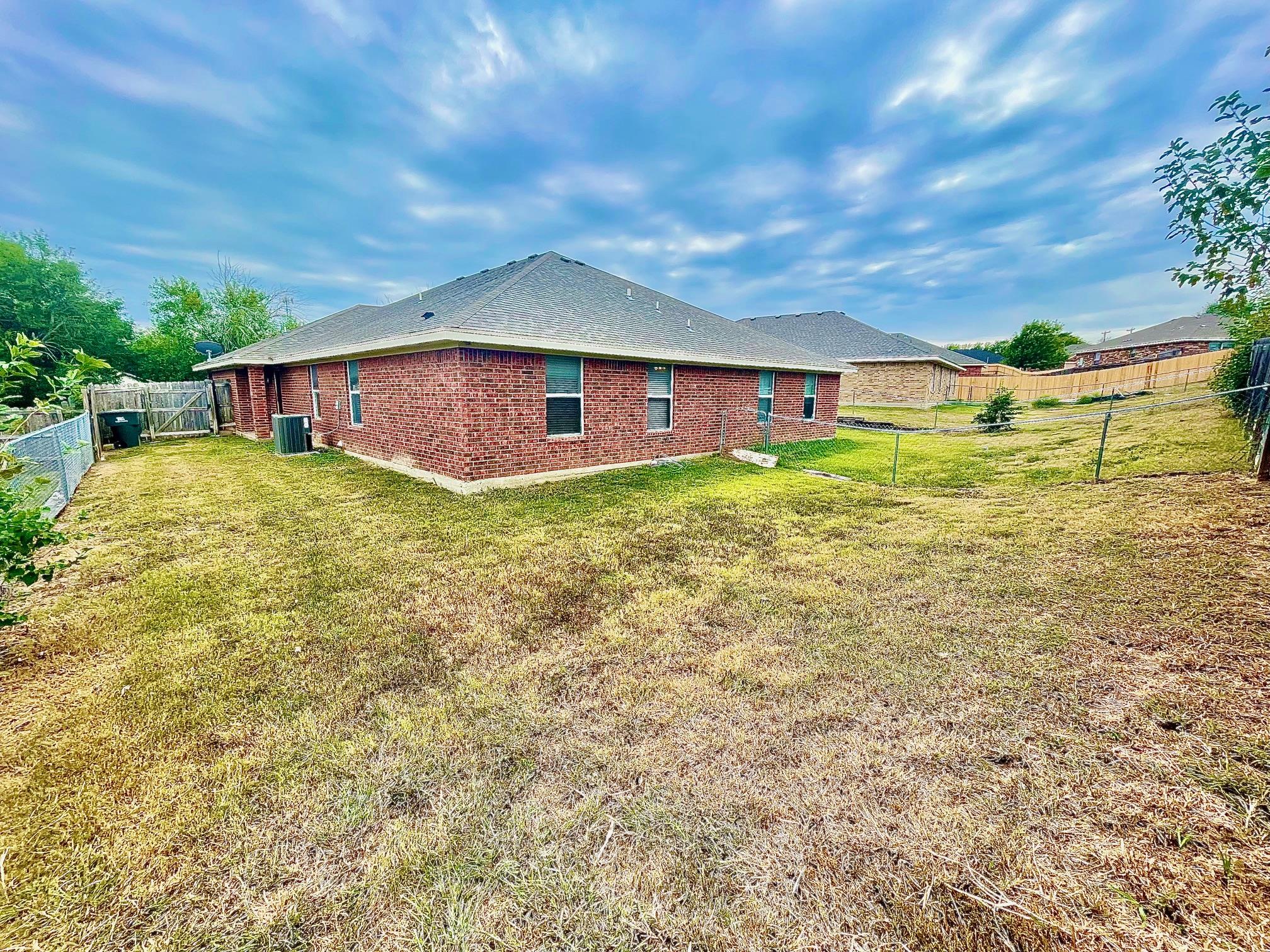 5018 205 Loop #b Property Photo 18