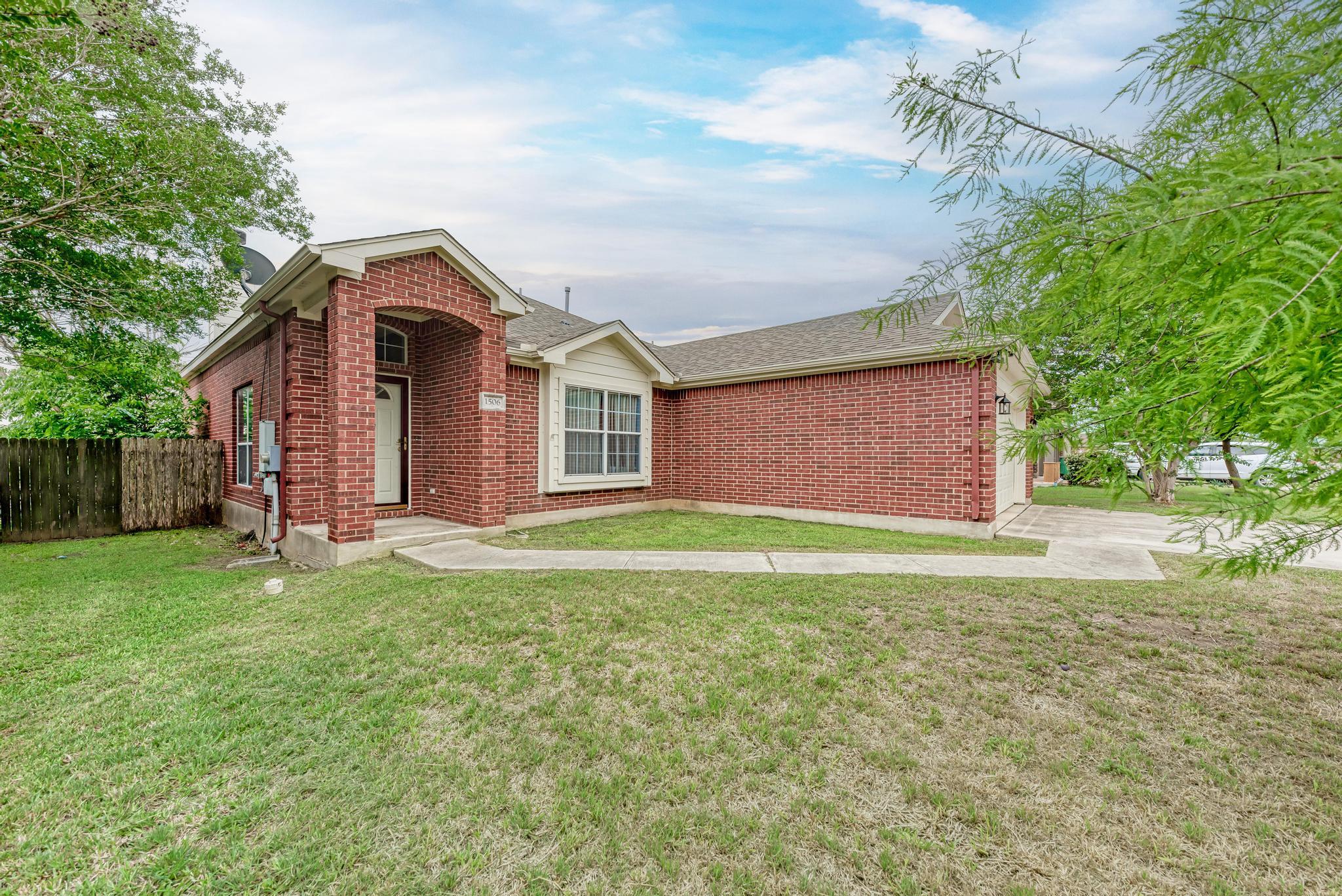 1506 Colton Ln Property Photo