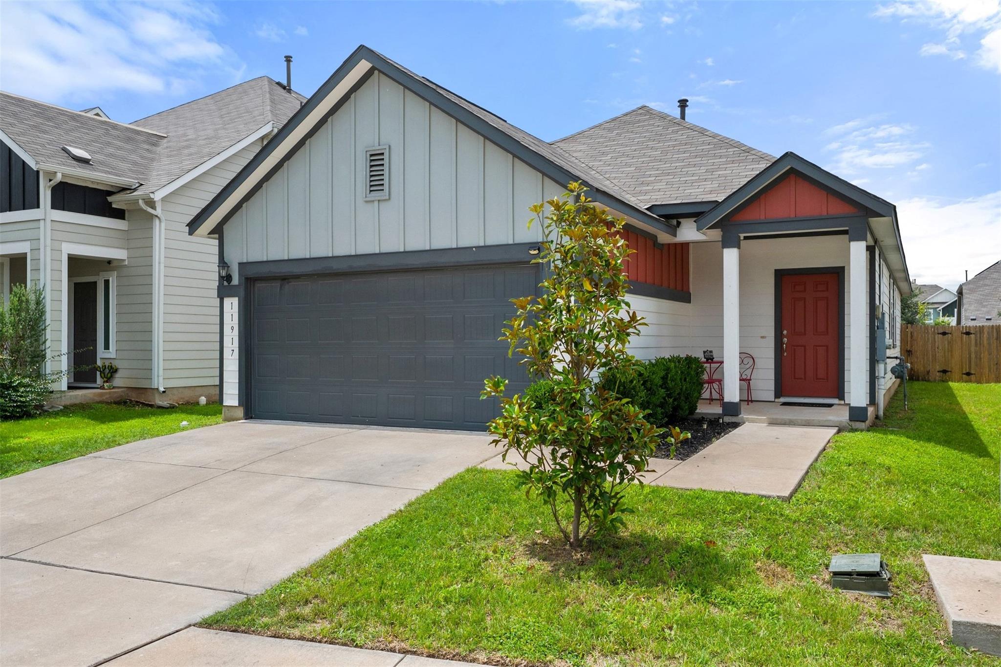 11917 Cimaizon Dr Property Photo 2