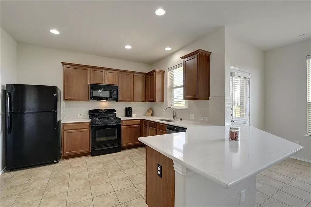 514 Travertine Trl Property Photo 2