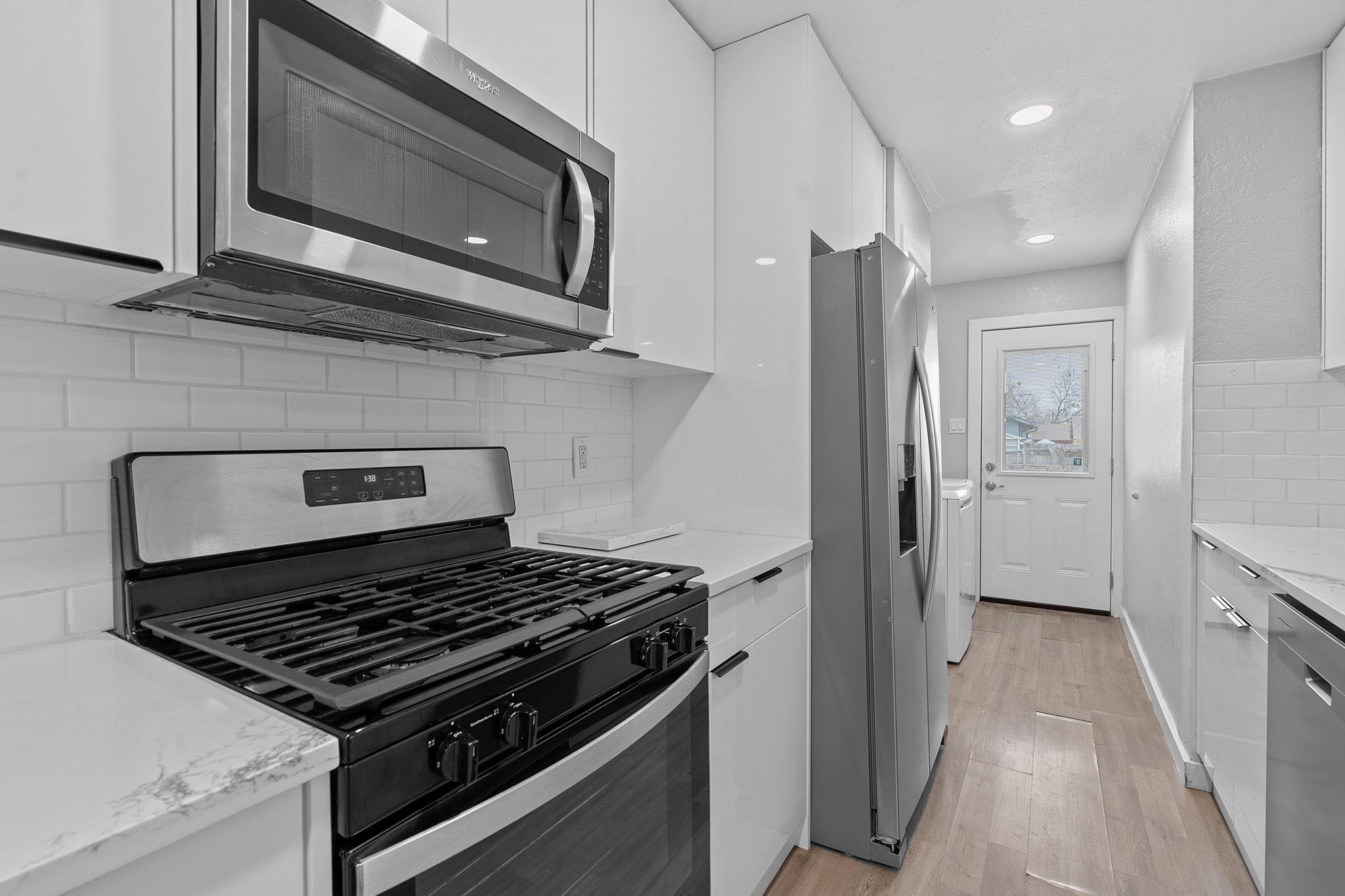 16131 Stoneham Cir Property Photo 8