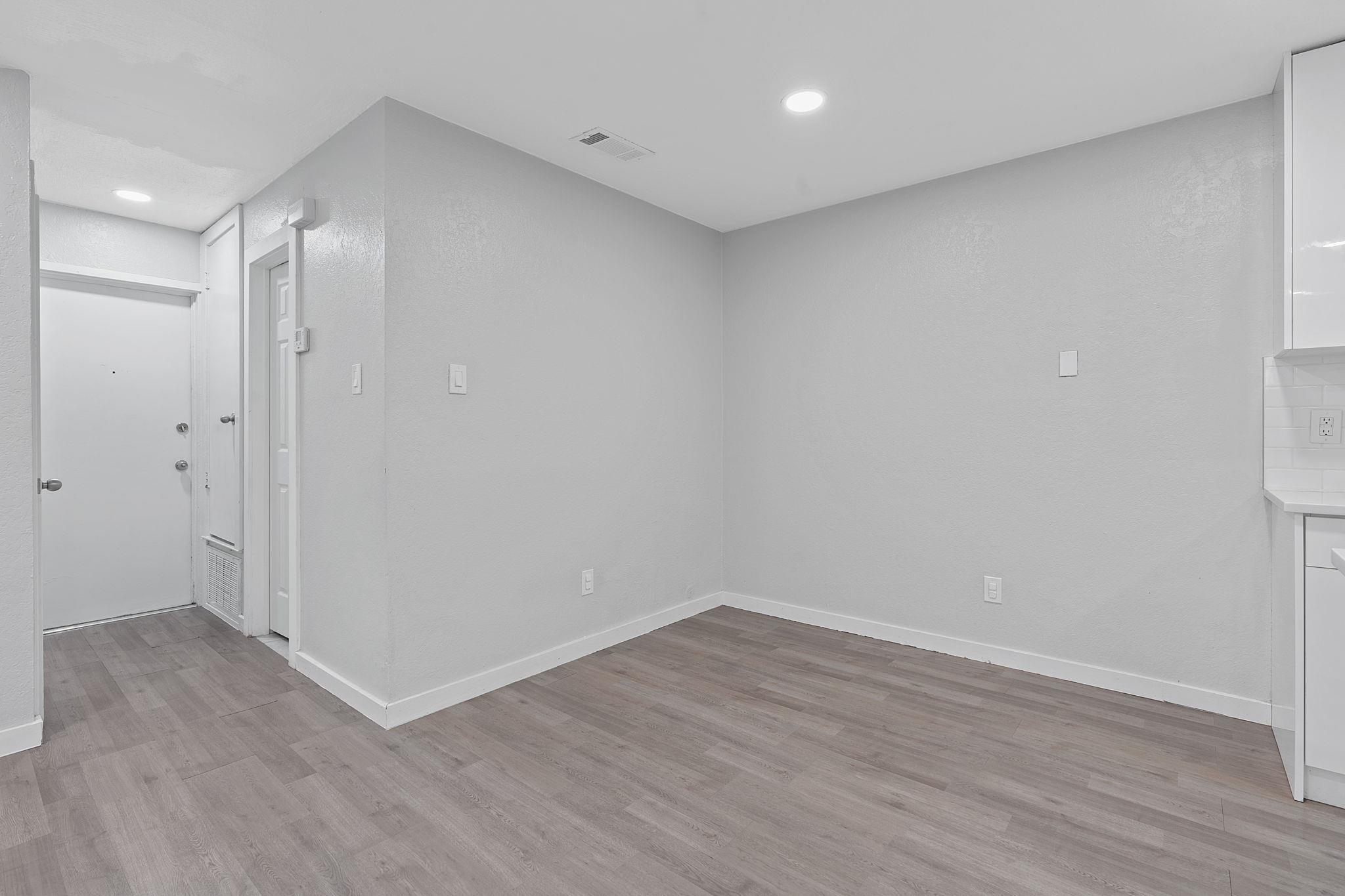 16131 Stoneham Cir Property Photo 12